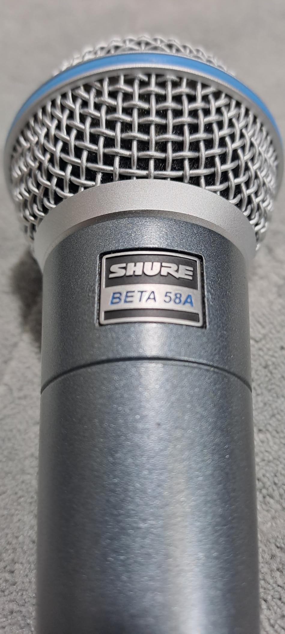 Shure BETA 58A Vocal Microphone - Single Element Supercardioid Dynamic Mic for Stage and Studio with A25D Adjustable Stand Adapter, 5/8” to 3/8” (Euro) Thread Adapter & Storage Bag, Brushed Nickel customer photo 2