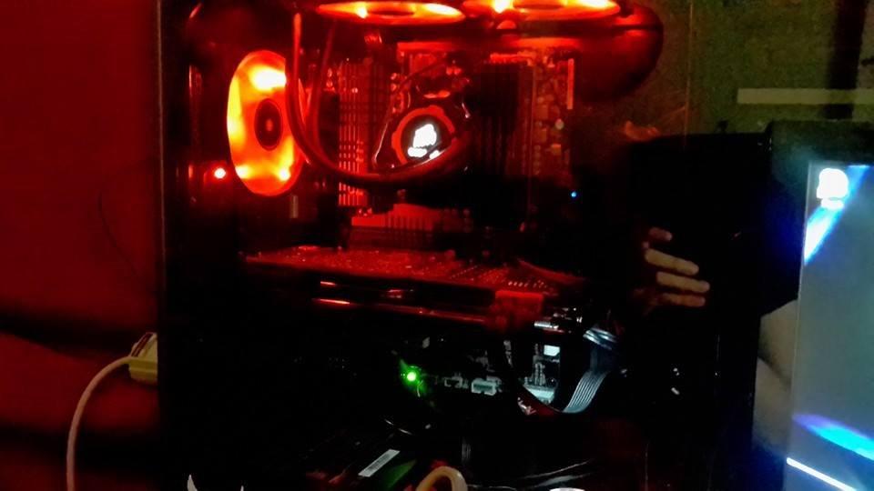 ASUS TUF SABERTOOTH 990FX R2.0 Socket AM3+ DDR3 SATA 6Gb/s USB 3.0 AMD 990FX ATX Motherboard customer photo 2