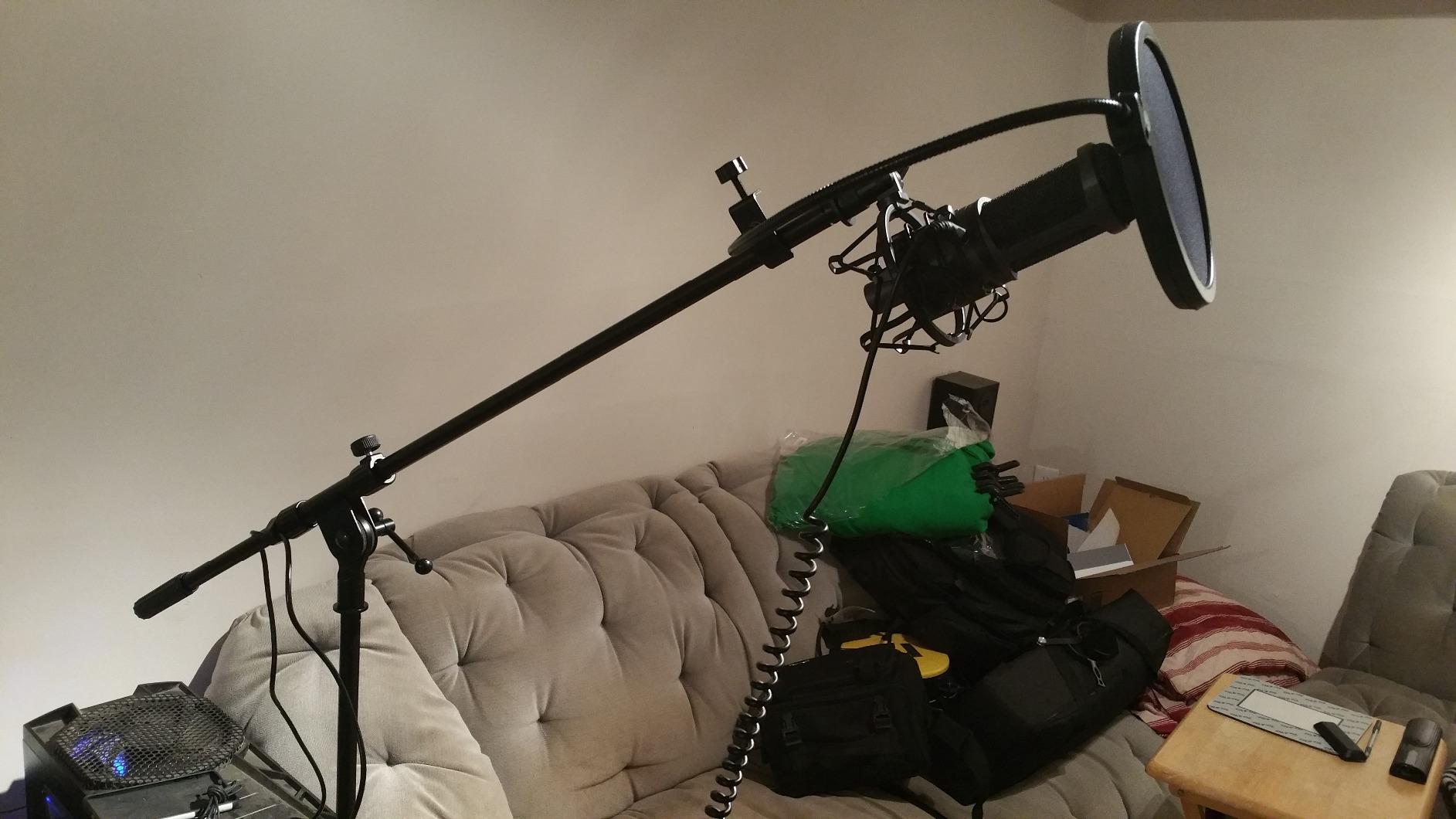 Audio-Technica AT2020USB+ Cardioid Condenser USB Microphone, with Built-in Headphone Jack & Volume Control, Perfect for Content Creators (Black) customer photo 1