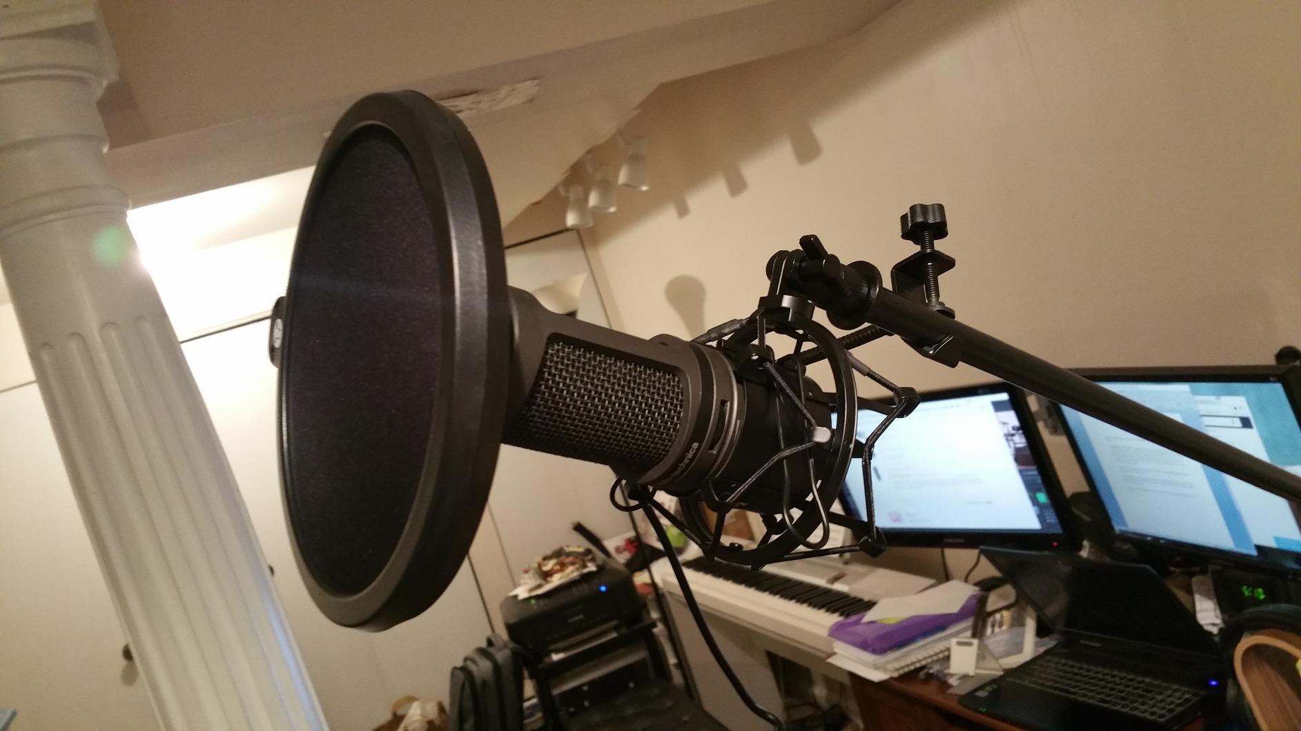 Audio-Technica AT2020USB+ Cardioid Condenser USB Microphone, with Built-in Headphone Jack & Volume Control, Perfect for Content Creators (Black) customer photo 2