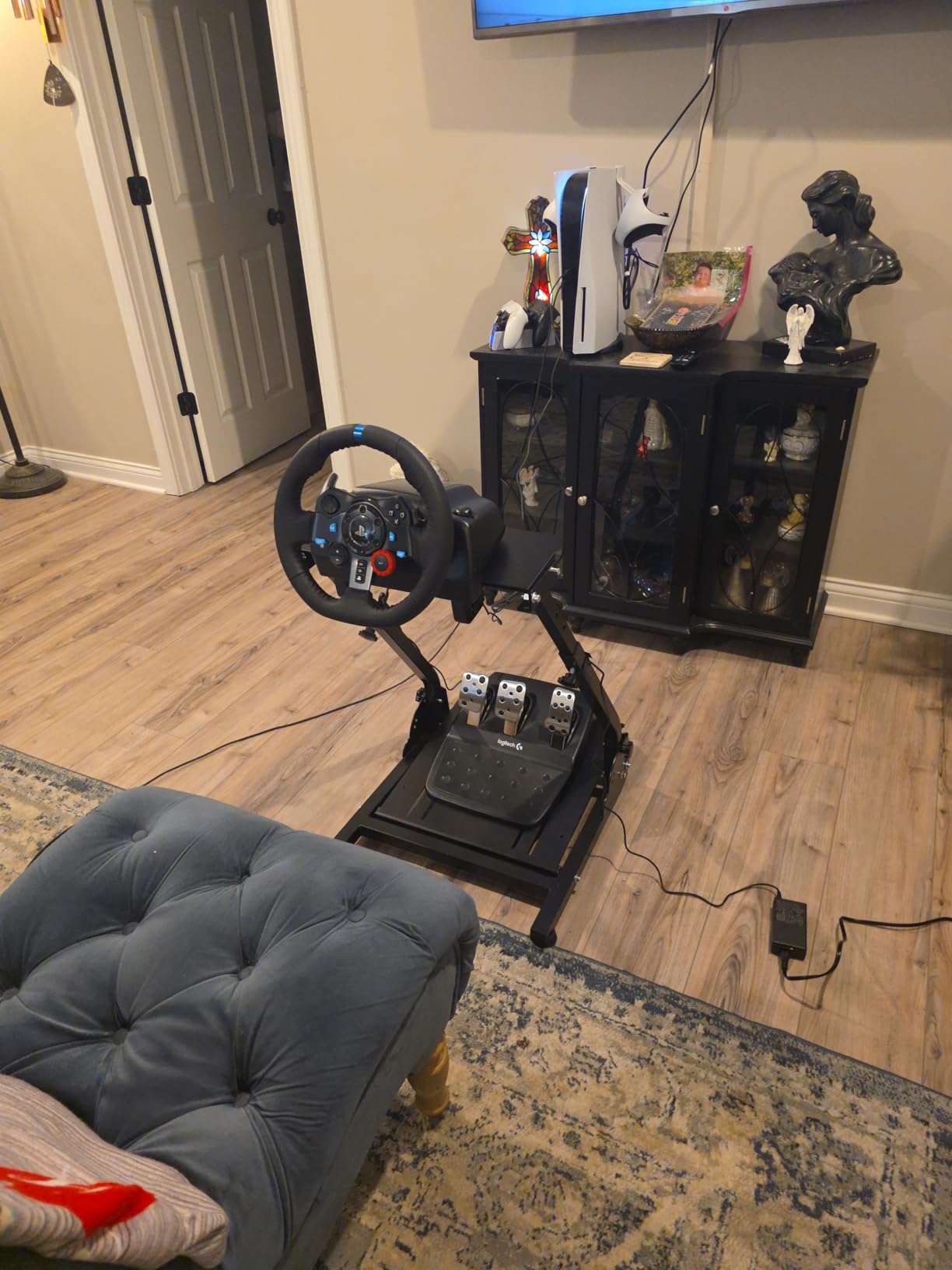 Logitech G29 Driving Force Racing Wheel and Floor Pedals, Real Force Feedback, Stainless Steel Paddle Shifters, Leather Steering Wheel Cover for PS5, PS4, PC, Mac customer photo 1