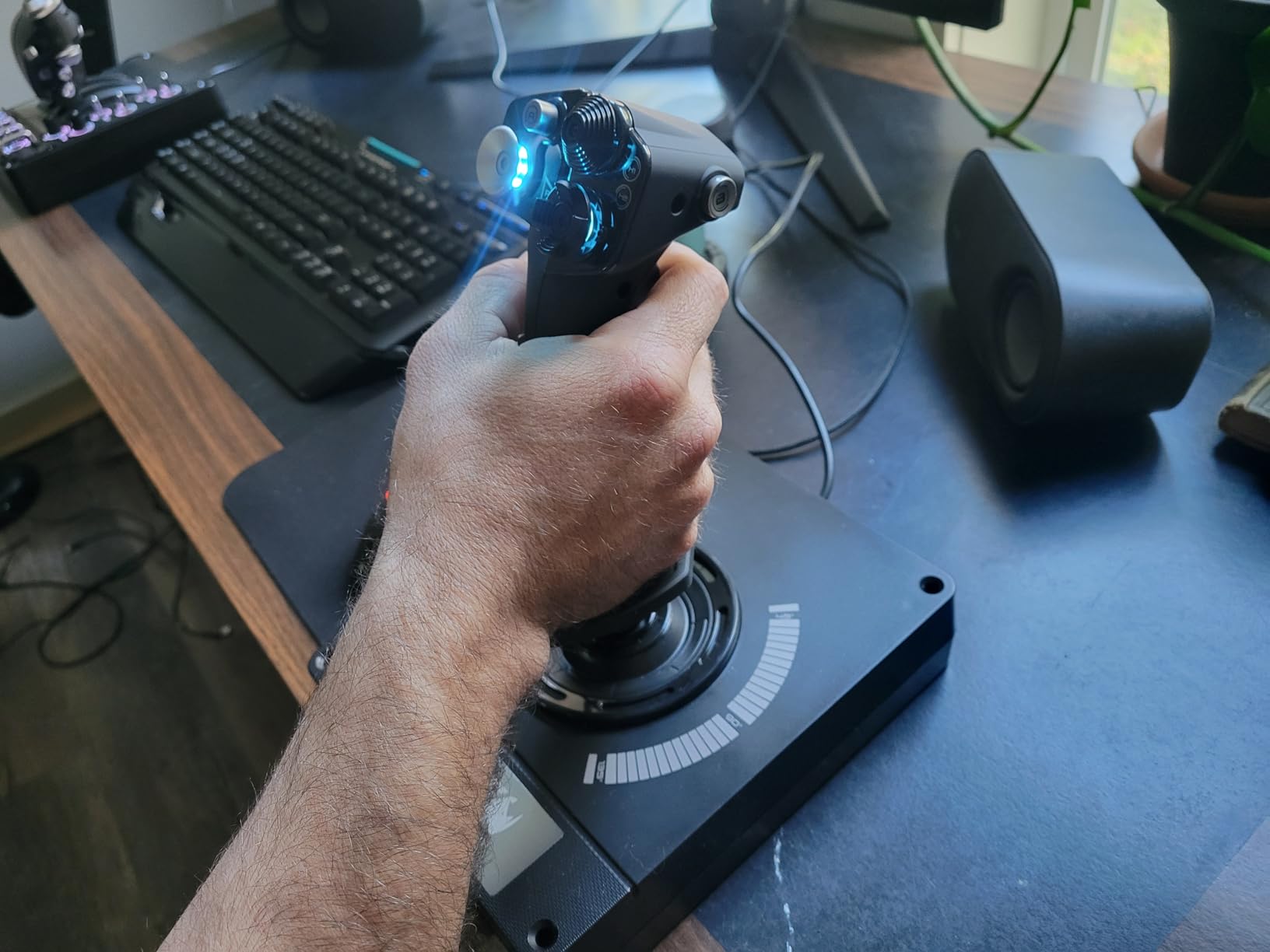 Logitech G X56 H.O.T.A.S Throttle and Joystick Flight Simulator Game Controller, 4 Spring Options, +189 Programmable Controls, RGB Lighting, 2xUSB, PC - Black customer photo 1