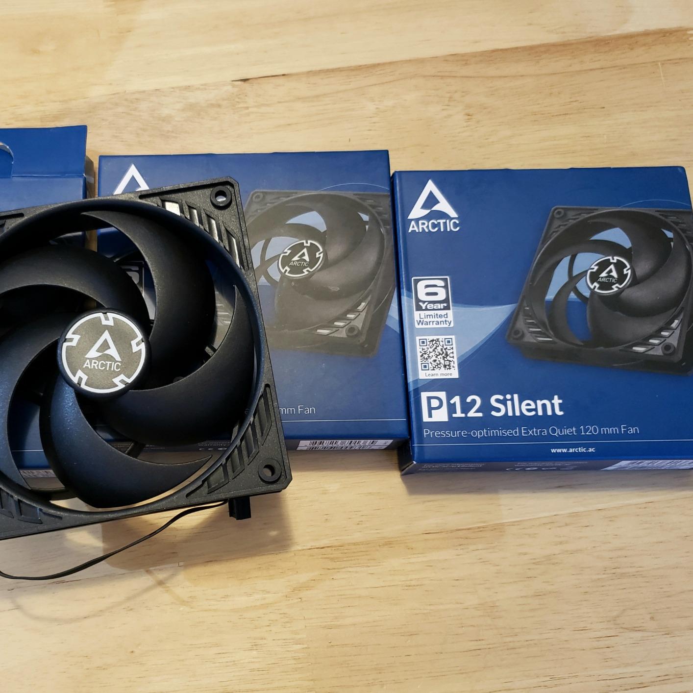ARCTIC P12 Silent - PC Fan, 120mm Case Fan, Pressure-optimised, Very Quiet Motor, Fan Speed: 1050 RPM - Black customer photo 1