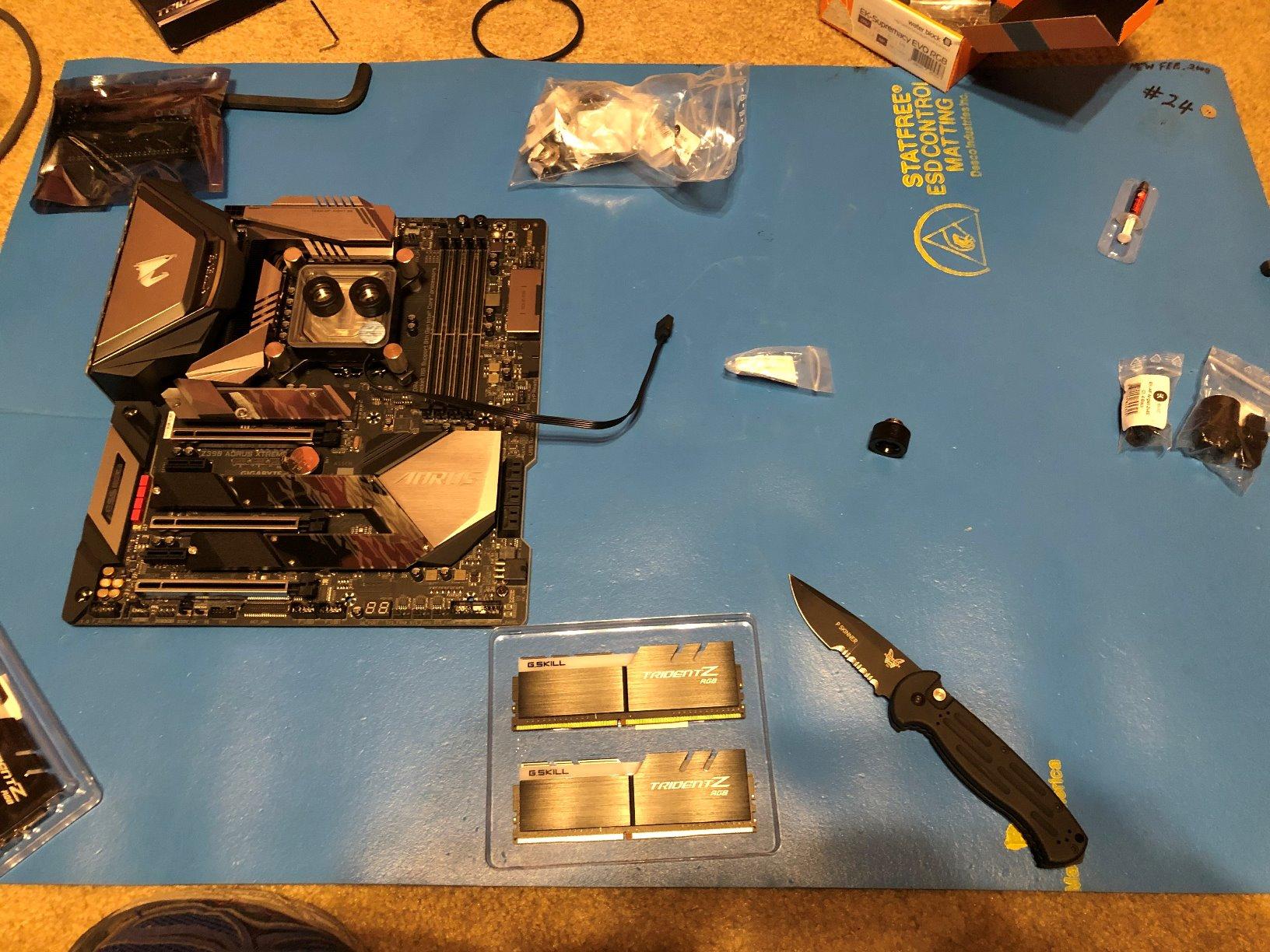 Gigabyte Z390 AORUS Xtreme (Intel LGA1151/Z390/E-ATX/3xM.2 Thermal Guard/Onboard AC Wi-Fi/ESS Sabre DAC/Gaming Motherboards) customer photo 2