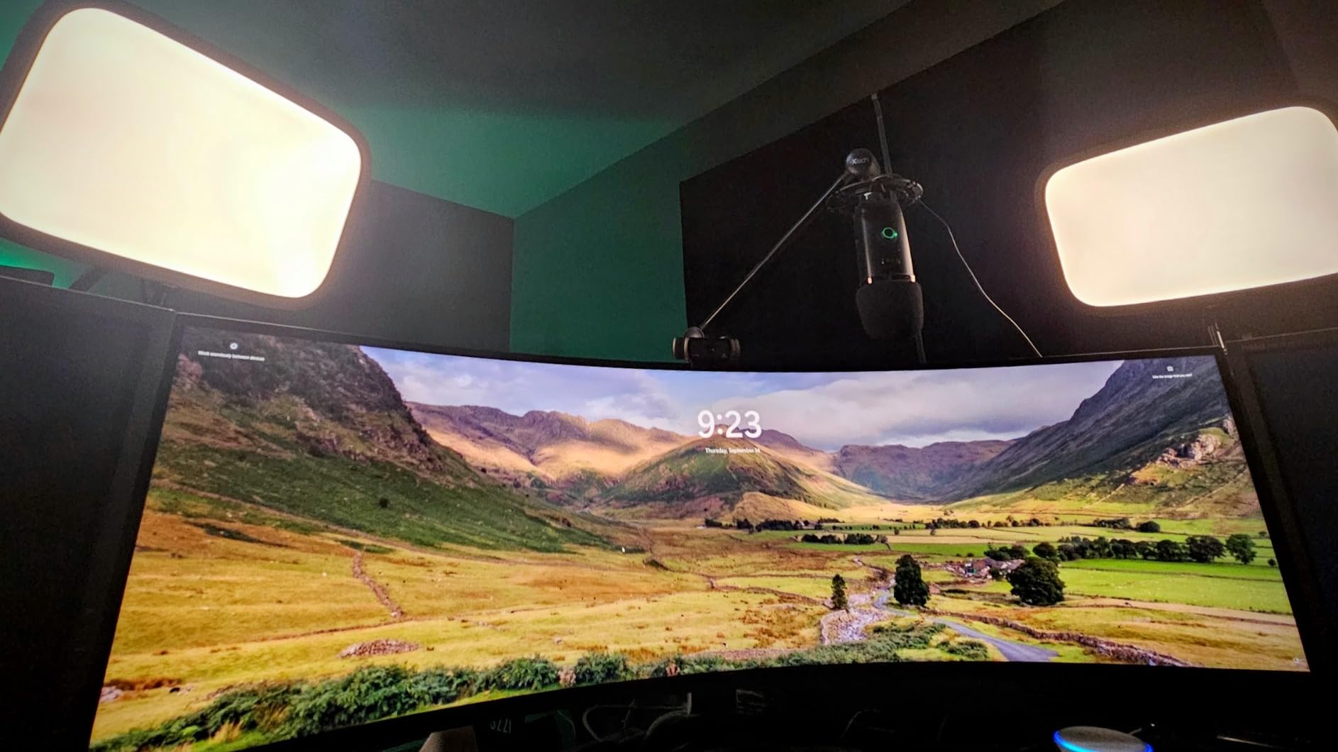 Elgato Key Light - Professional 2800 lumens Studio Light with Desk clamp for Streaming, Recording and Video Conferencing, Temperature and Brightness app-Adjustable on Mac, PC, iOS, Android customer photo 2