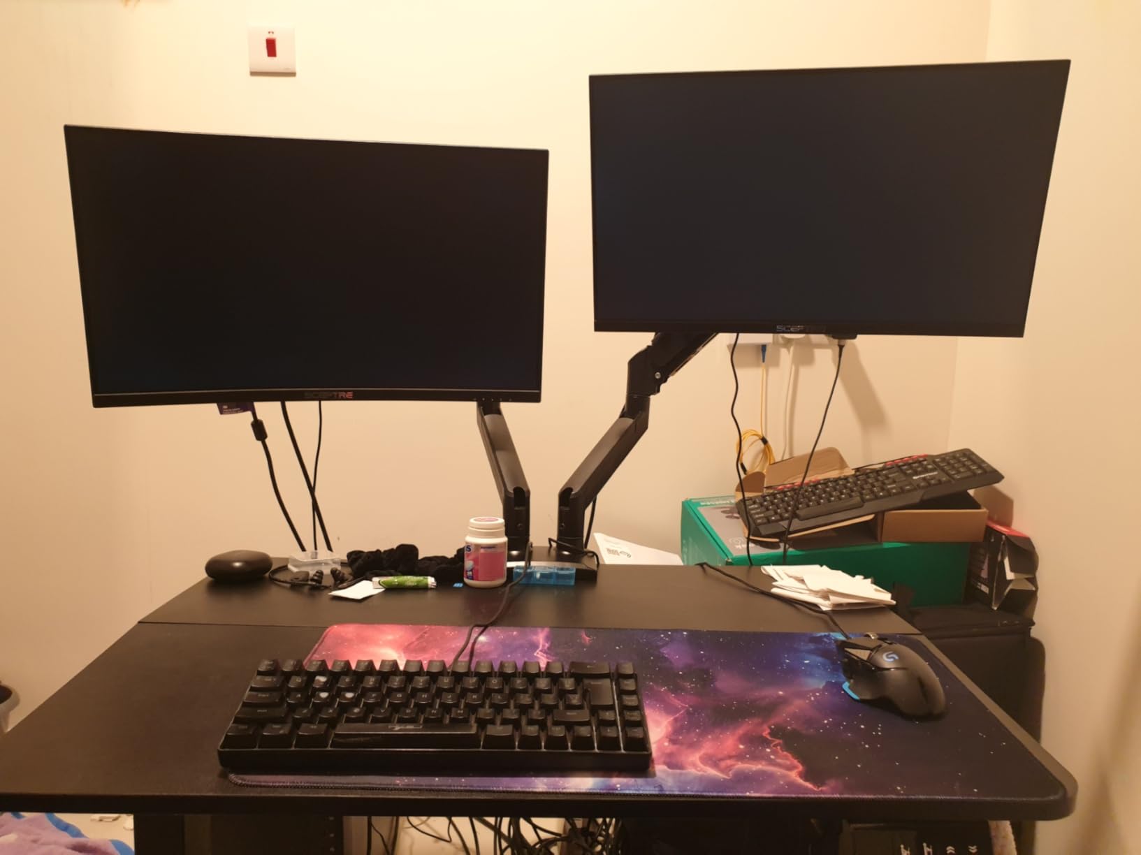 WALI Ultrawide Single Monitor Arm for 13-49 Inch Heavy Duty 1000R Curved Screens, up to 44 Lbs, Adjustable Single Monitor Desk Mount with C-Clamp, Grommet Base, 75/100mm VESA Mount (GSM001XL), Black customer photo 1