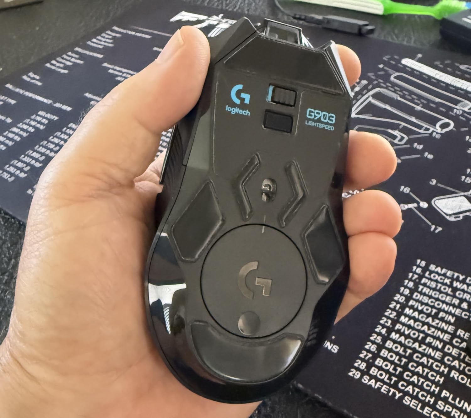 Logitech G903 Lightspeed Wireless Gaming Mouse w/Hero 25K Sensor, 140+ Hour with Rechargeable Battery and LIGHTSYNC RGB, POWERPLAY Compatible, Ambidextrous, 107g+10g Optional, 25,600 DPI - Black customer photo 2