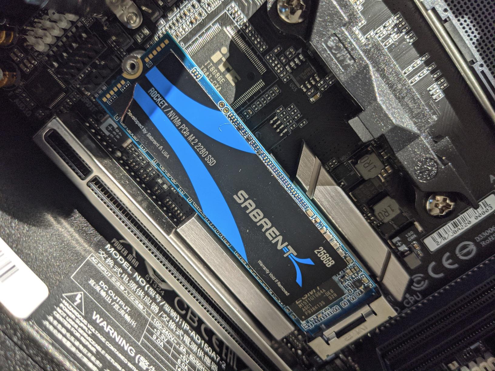 AMD Ryzen 3 3200G 4-Core, 4-Thread Unlocked Desktop Processor with Radeon Vega 8 Graphics customer photo 2