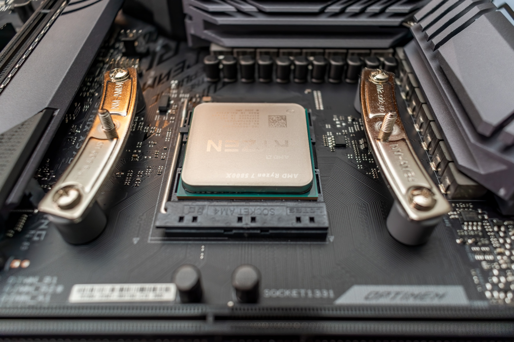 ASUS ROG Strix X570-E Gaming ATX Motherboard- PCIe 4.0, Aura Sync RGB Lighting, 2.5 Gbps and Intel Gigabit LAN, WiFi 6 (802.11Ax), Dual M.2 Heatsinks customer photo 2