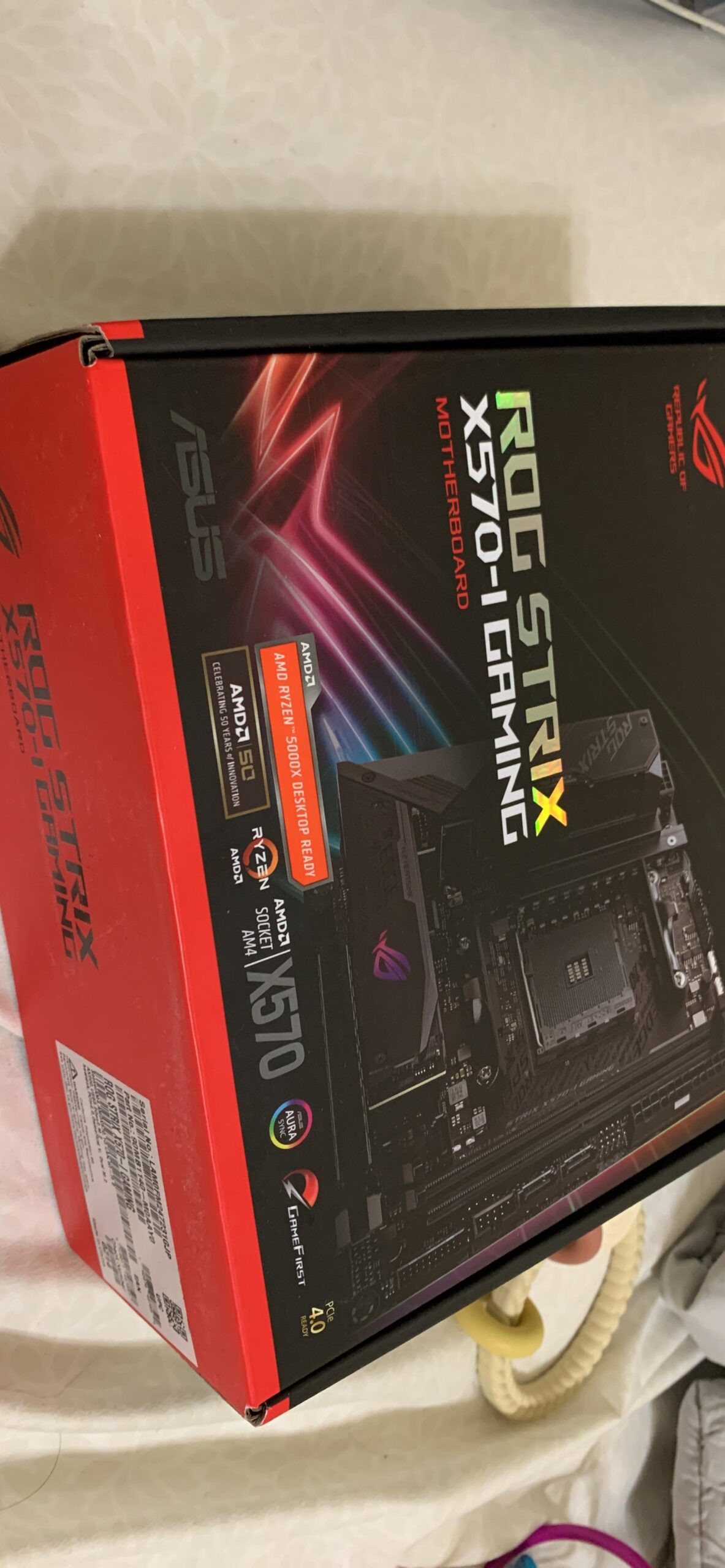 ASUS ROG Strix X570-I Gaming, X570 Mini-ITX Gaming Motherboard, AMD Ryzen 3000 with PCIe 4.0, WiFi 6 customer photo 1