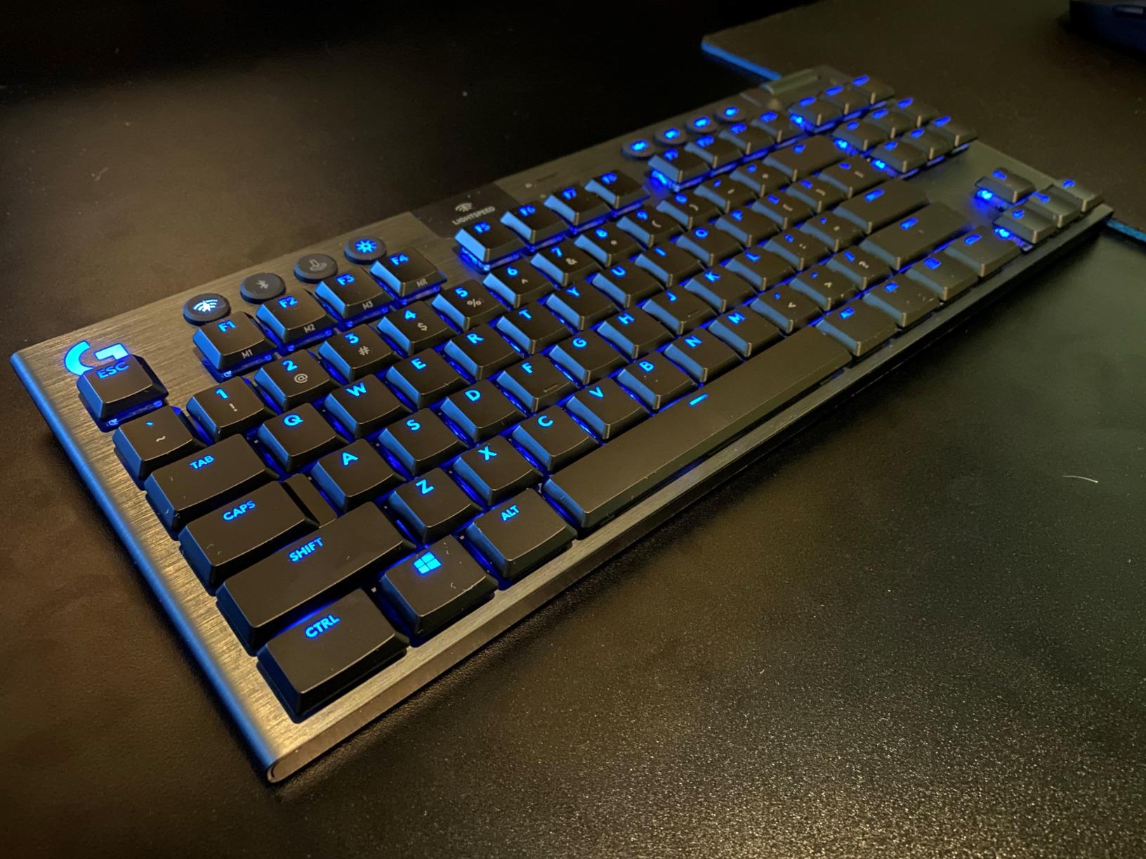 Logitech G915 TKL Tenkeyless Lightspeed Wireless RGB Mechanical Gaming Keyboard customer photo 1