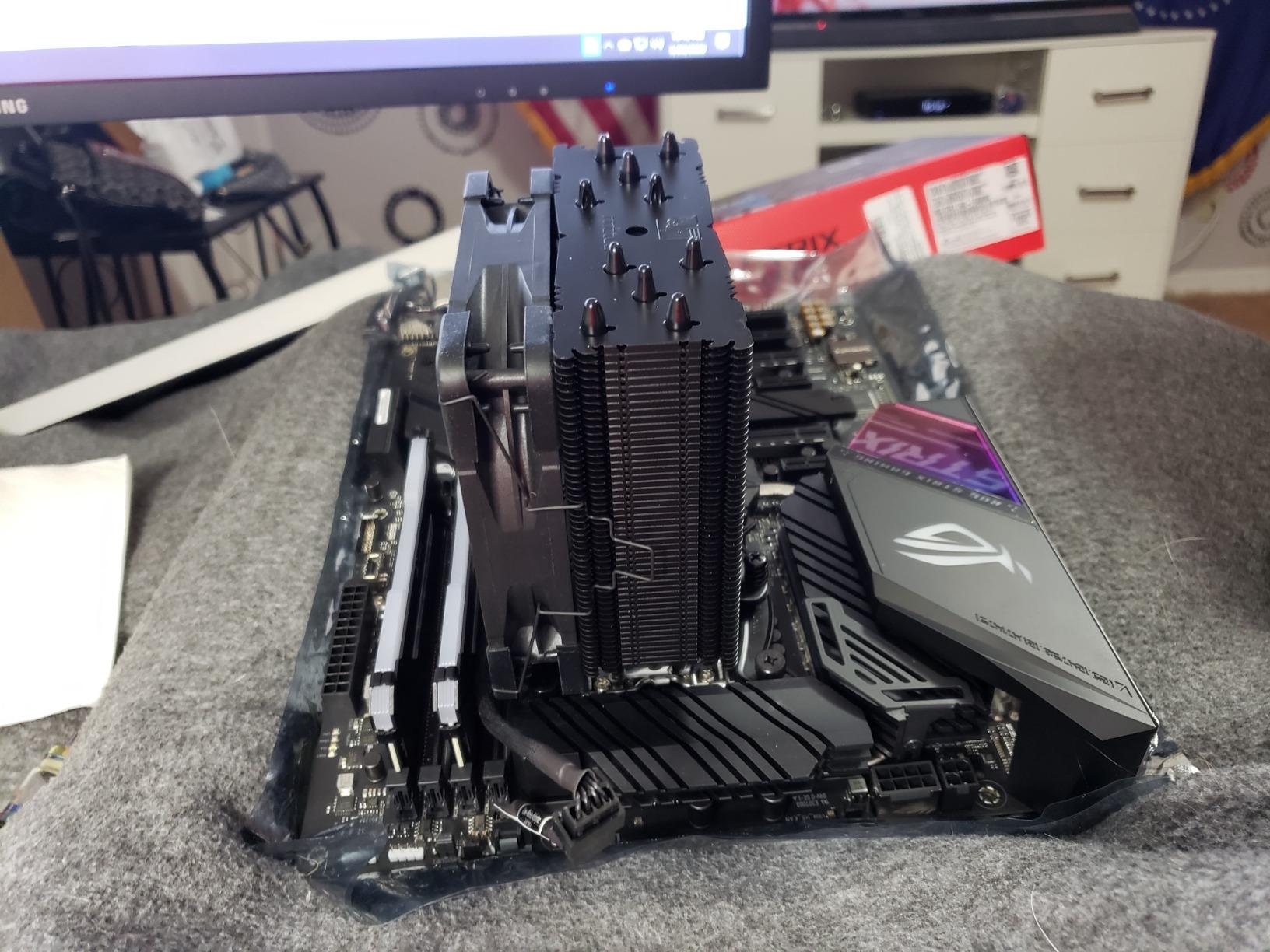 ASUS ROG Strix Z490-E Gaming Z490- WiFi 6, LGA 1200 (Intel 10th Gen) ATX Gaming Motherboard, 14+2 Power Stages, DDR4 4600, Intel 2.5 Gb Ethernet customer photo 1