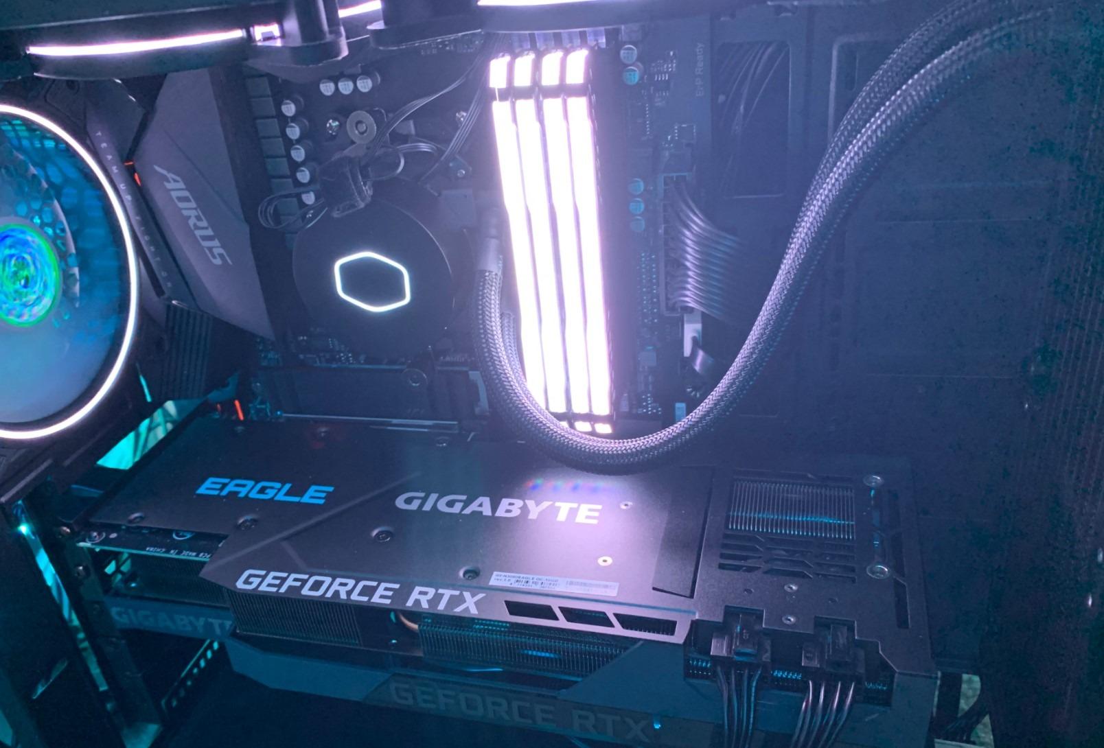 GIGABYTE B550 AORUS Elite AM4 AMD/B550/ATX/Dual M.2/SATA 6Gb/s/USB 3.2 Gen 2/2.5 GbE LAN/Realtek ALC1200/HDMI/DP/PCIe4.0/DDR4/Gaming Motherboard customer photo 1