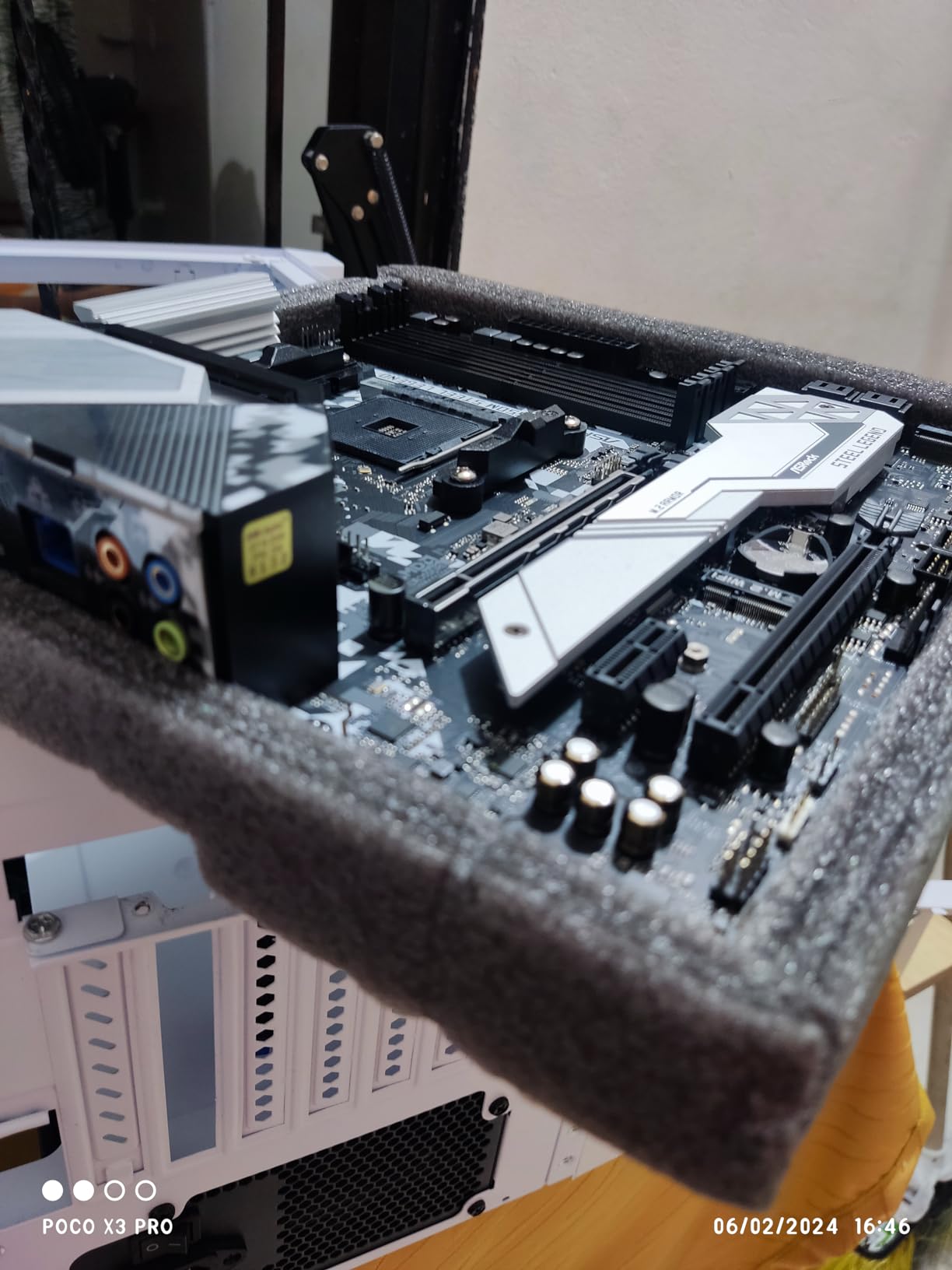 ASRock B550M Steel Legend Supports 3rd Gen AMD AM4 Ryzen / Future AMD Ryzen Processors Motherboard customer photo 2