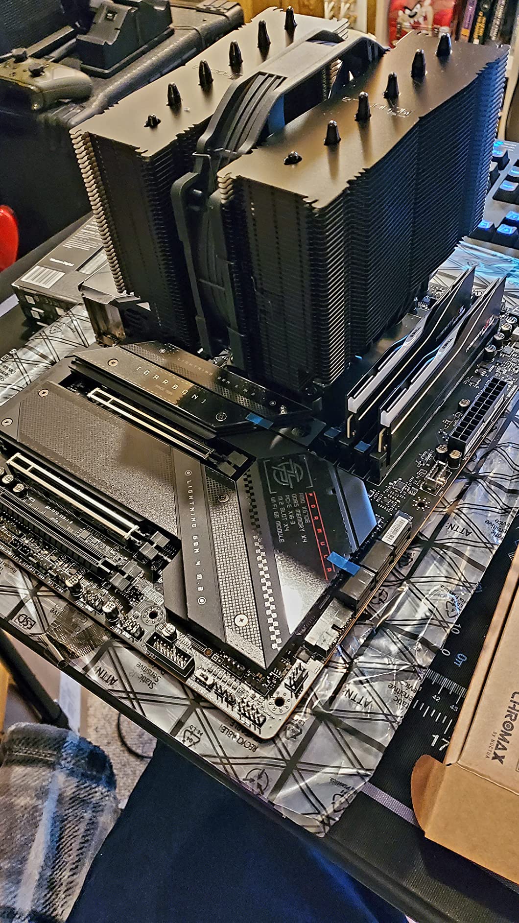 NH-D15S chromax.Black, Premium Dual-Tower CPU Cooler with NF-A15 PWM 140mm Fan (Black) customer photo 1