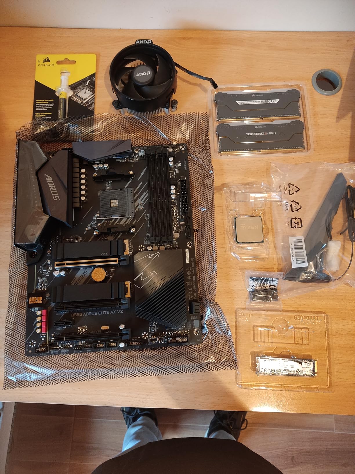 GIGABYTE B550 AORUS Elite AX V2 AMD AM4 ATX Motherboard customer photo 1