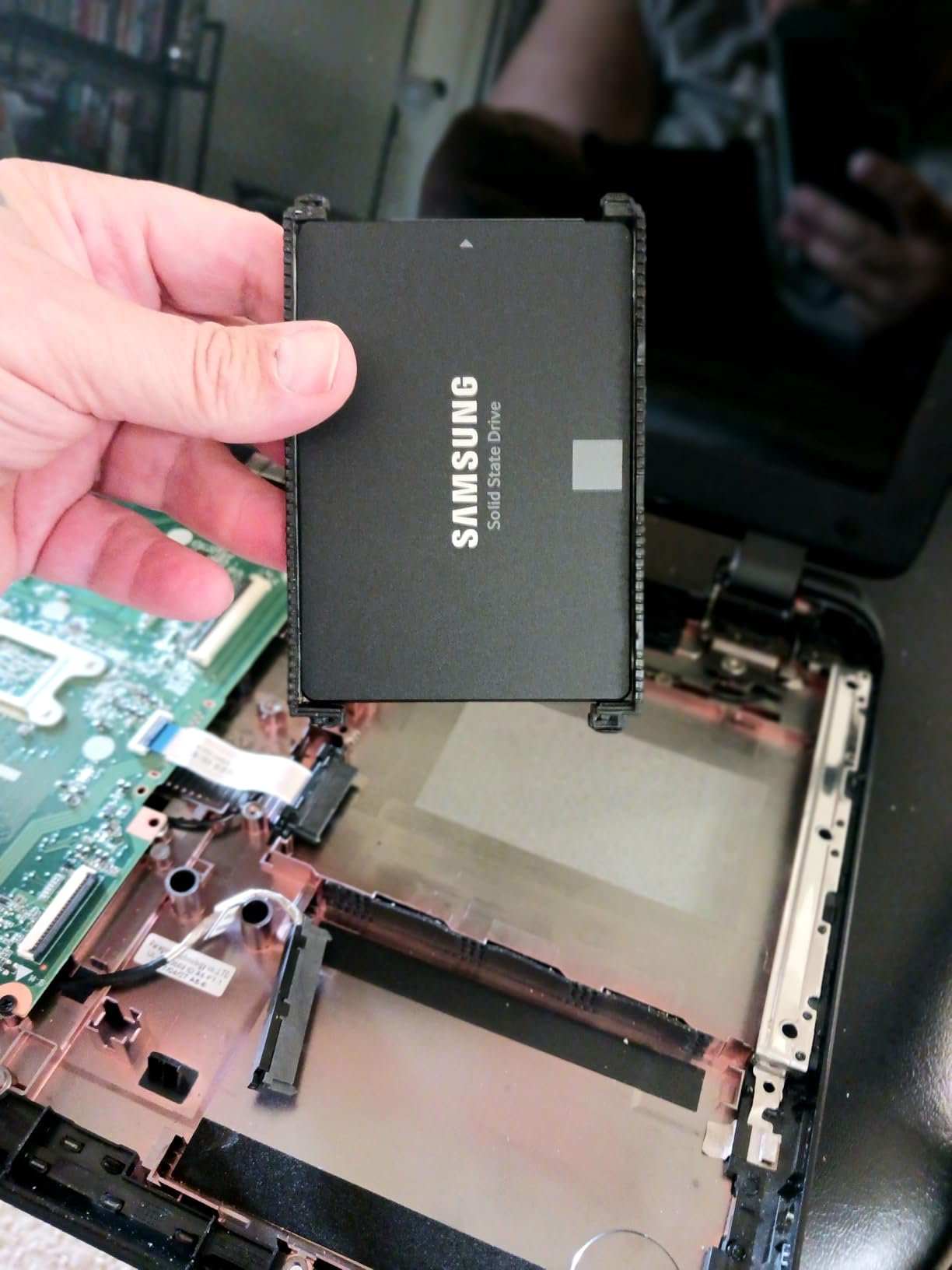 Samsung Electronics 870 EVO 2TB 2.5 Inch SATA III Internal SSD (MZ-77E2T0B/AM) customer photo 1