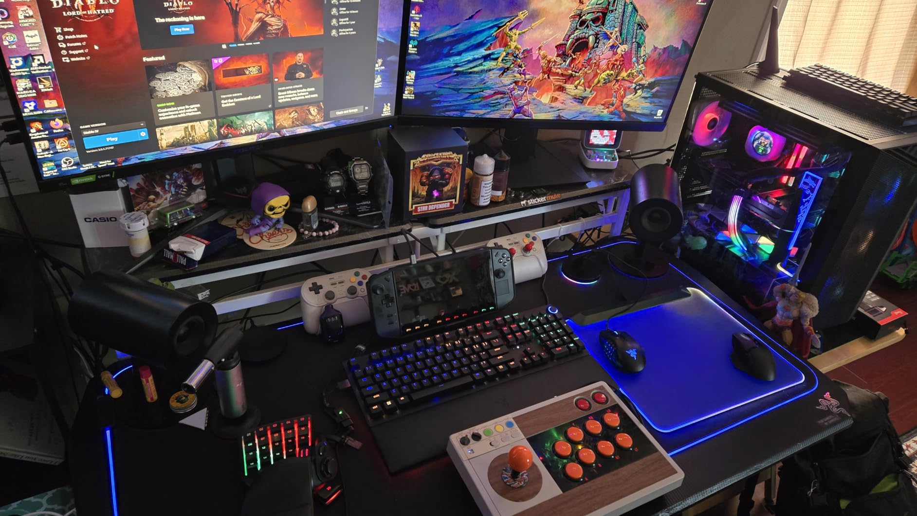 Razer Huntsman V2 Analog Gaming Keyboard: Adjustable Actuation via Analog Optical Switches - Rapid Trigger Mode - Chroma RGB Lighting - Magnetic Wrist Rest - Dedicated Media Keys & Dial - Black customer photo 1