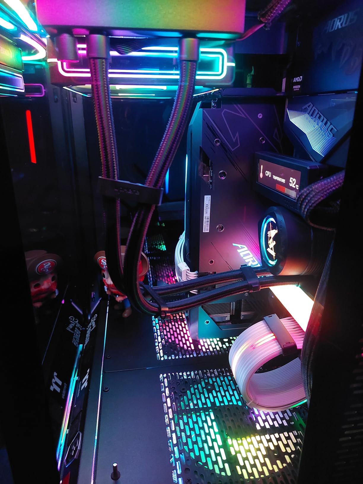 GIGABYTE AORUS Radeon RX 6800 Master 16G Graphics Card, MAX-Covered Cooling, 16GB 256-bit GDDR6, GV-R68AORUS M-16GD Video Card customer photo 1