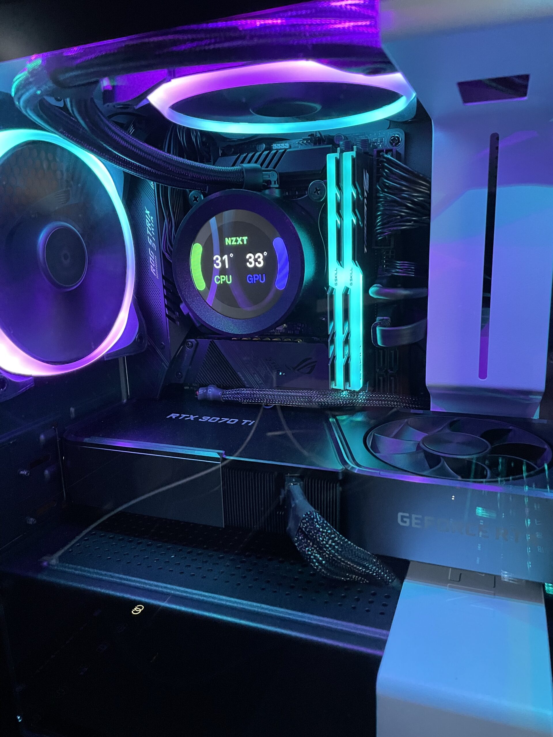 ROG Strix Z590-I Gaming WiFi 6E LGA 1200 (Intel 11th/10th Gen) mini-ITX gaming motherboard (PCIe 4.0, 8+2 power stages, Thunderbolt 4 Onboard, 2.5 Gb LAN, USB 3.2 Gen 2 front panel Type-C, 2x M.2 slots) customer photo 1