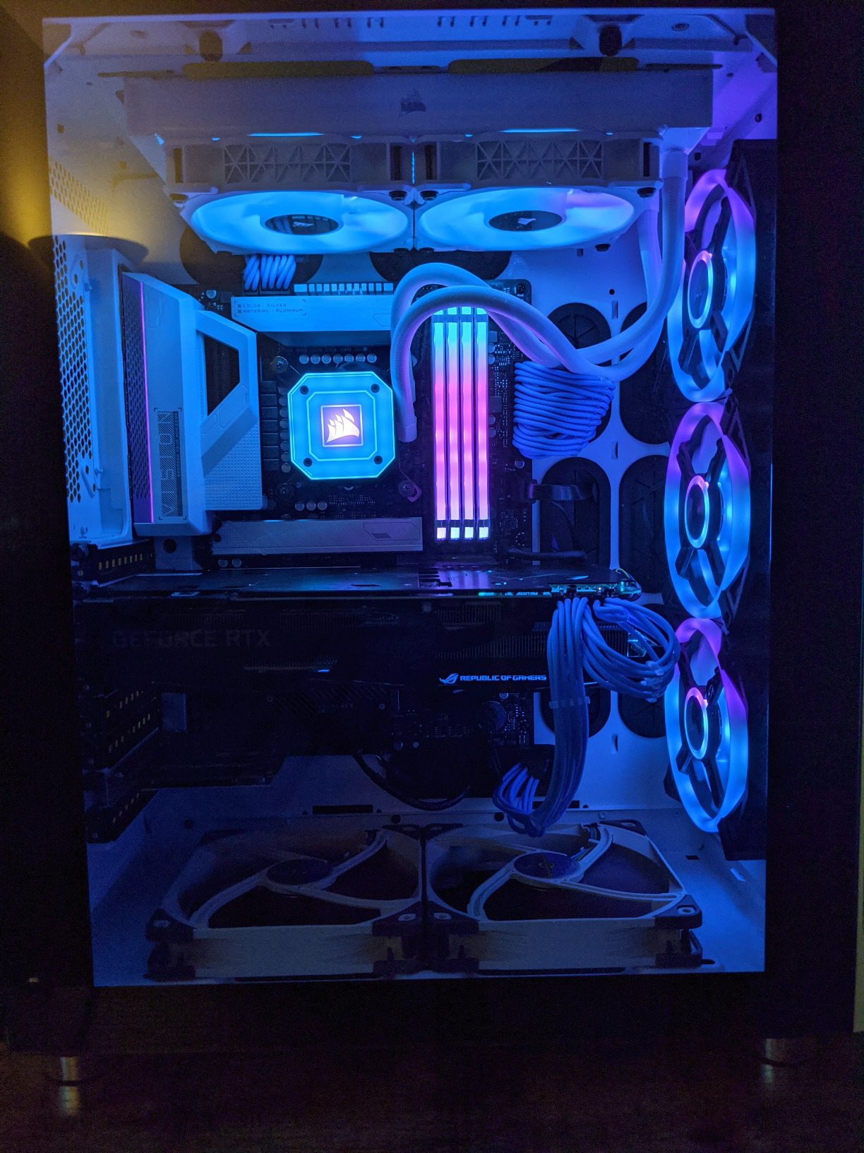 GIGABYTE Z590 Vision G (LGA 1200/Intel Z590/ATX/3x M.2/PCIe 4.0/USB 3.2 Gen2X2 Type-C/2.5GbE LAN/Motherboard) customer photo 2
