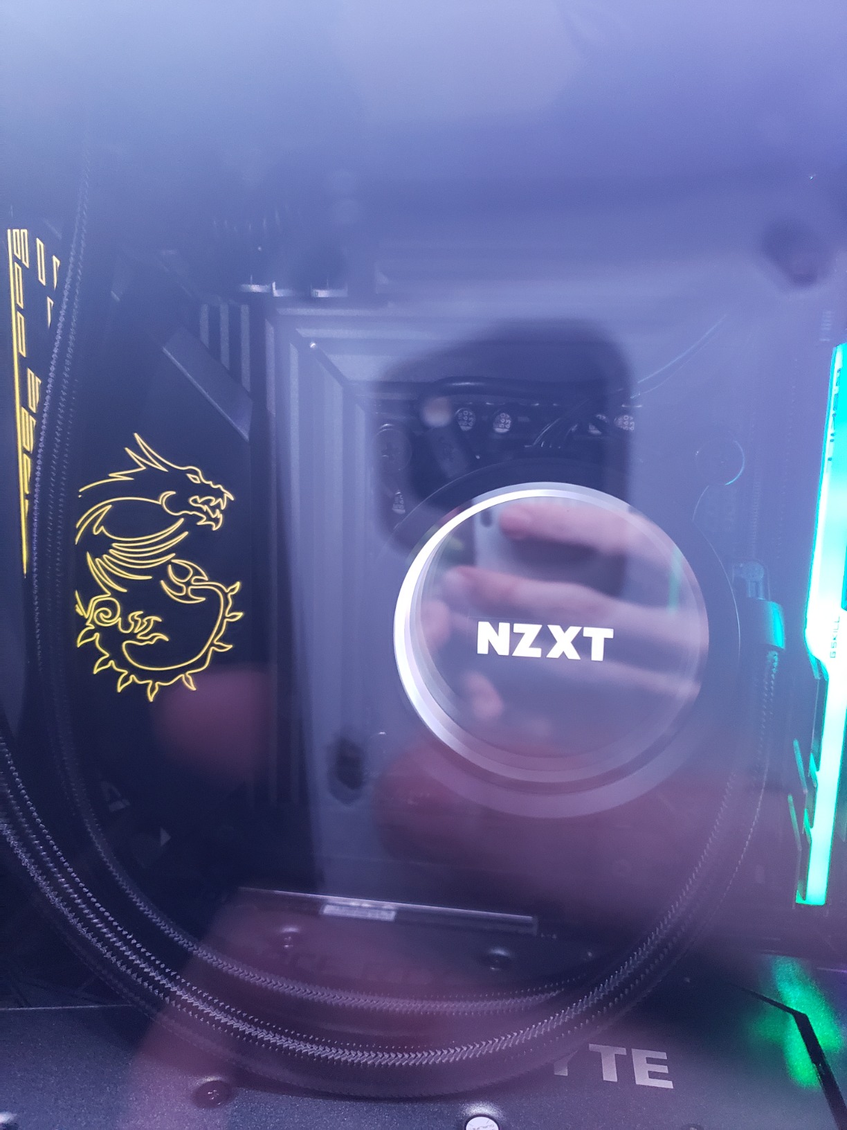 MSI MPG Z590 Gaming Edge WiFi Gaming Motherboard (ATX, 11th/10th Gen Intel Core, LGA 1200 Socket, DDR4, PCIe 4, CFX, M.2 Slots, USB 3.2 Gen 2, Wi-Fi 6E, DP/HDMI, Mystic Light RGB) customer photo 2