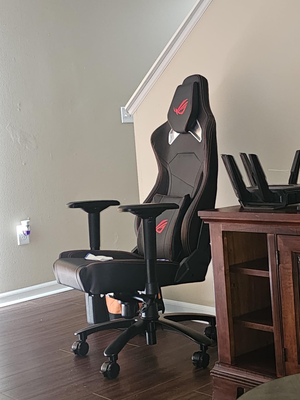 ROG Chariot RGB Gaming Chair (Memory Foam Lumbar Support, 4D Adjustable Armrest, Reclining Backrest, Breathable Leatherette Material, Durable PU Casters, Integrated Aura RGB Lighting) customer photo 1