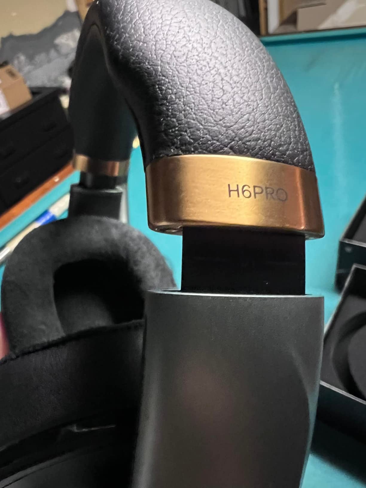 EPOS H6Pro - Closed Acoustic Gaming Headset with Mic - Lightweight Over-Ear Design - Compatible with Xbox, PS4, PS5 & PC - Black customer photo 1