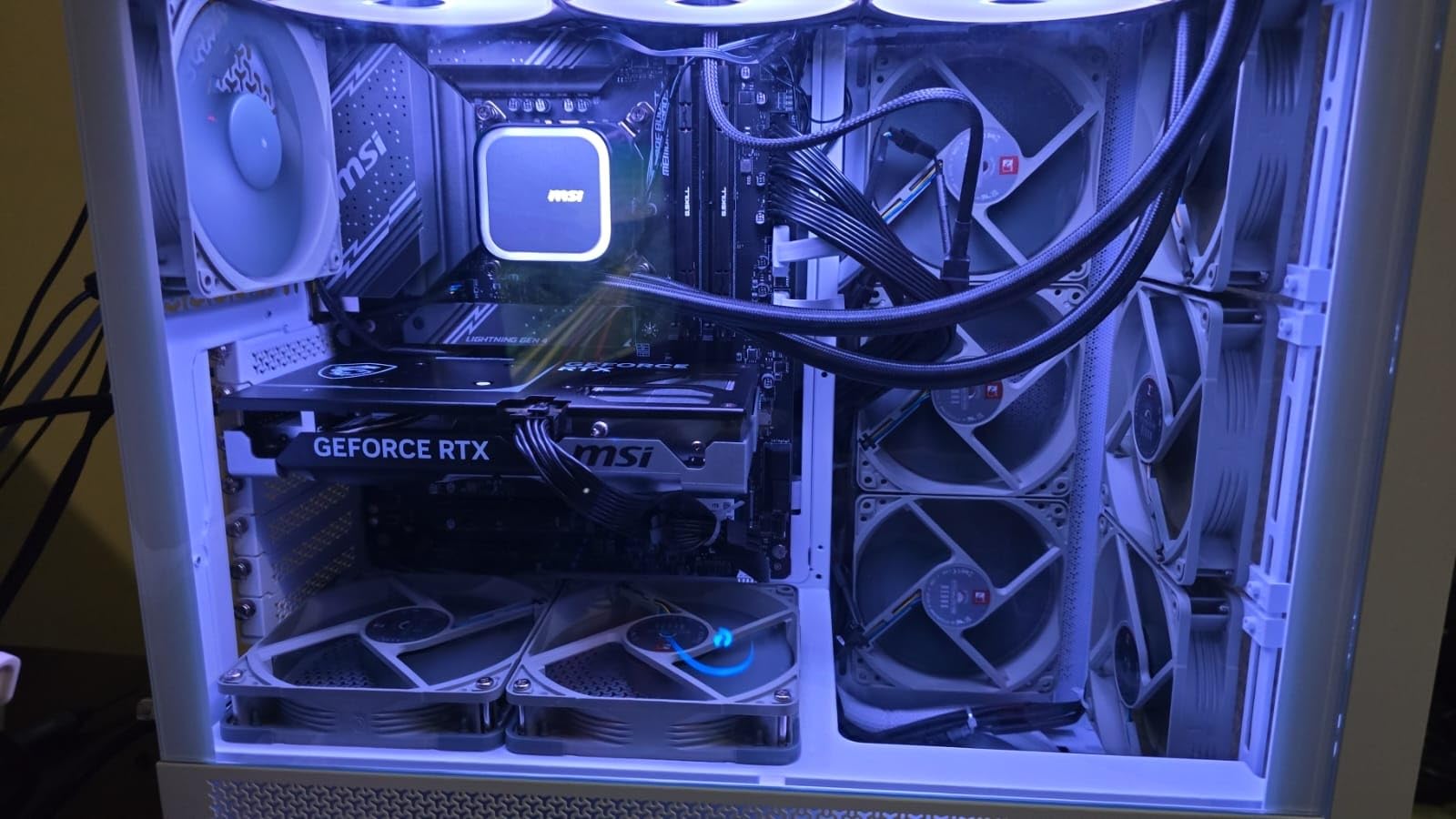 Intel Core i7-12700KF Desktop Processor 12 (8P+4E) Cores up to 5.0 GHz Unlocked LGA1700 600 Series Chipset 125W customer photo 1