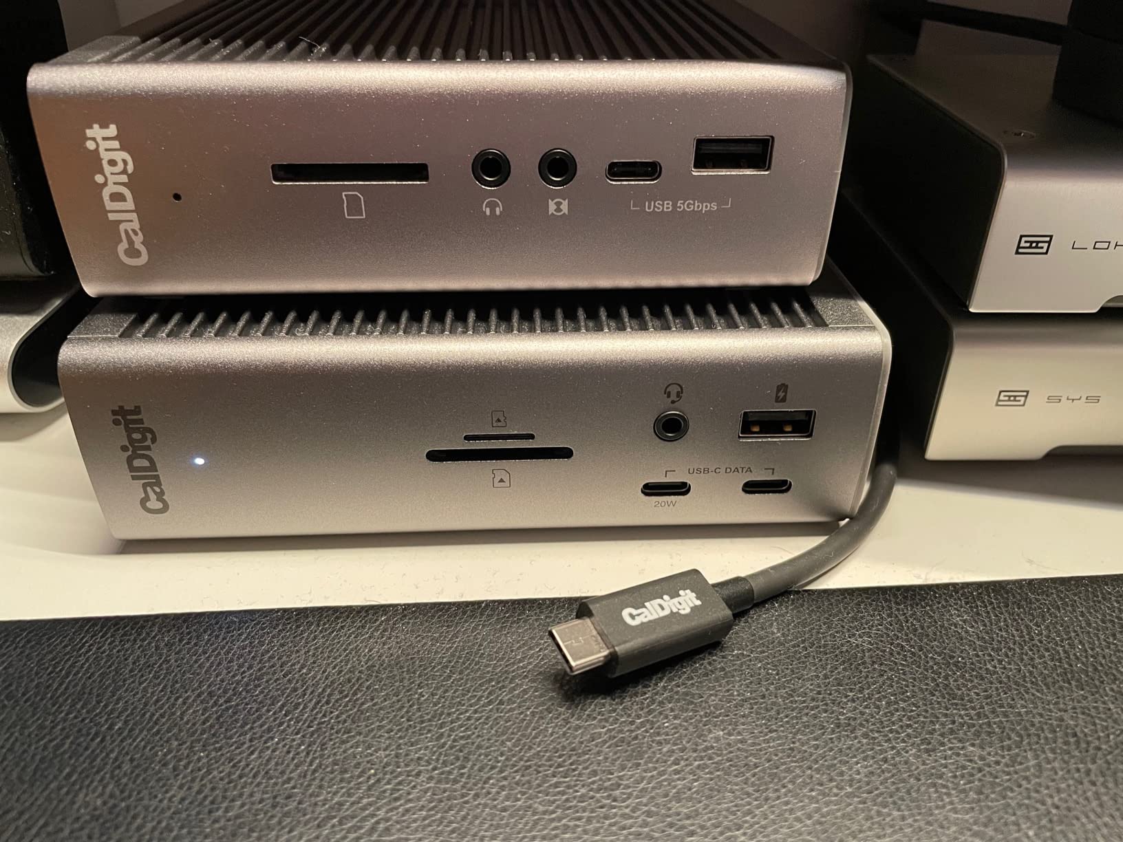 CalDigit TS4 18 Port Thunderbolt 4 Dock, 98W Charging, 3X TBT4 (40Gb/s), 3X USB-C + 5X USB-A (10Gb/s), 2.5GbE LAN, 8K@30Hz or 2X 6K@60Hz Displays, Mac/Windows/Chrome, Space Gray, 0.8m Certified Cable customer photo 3