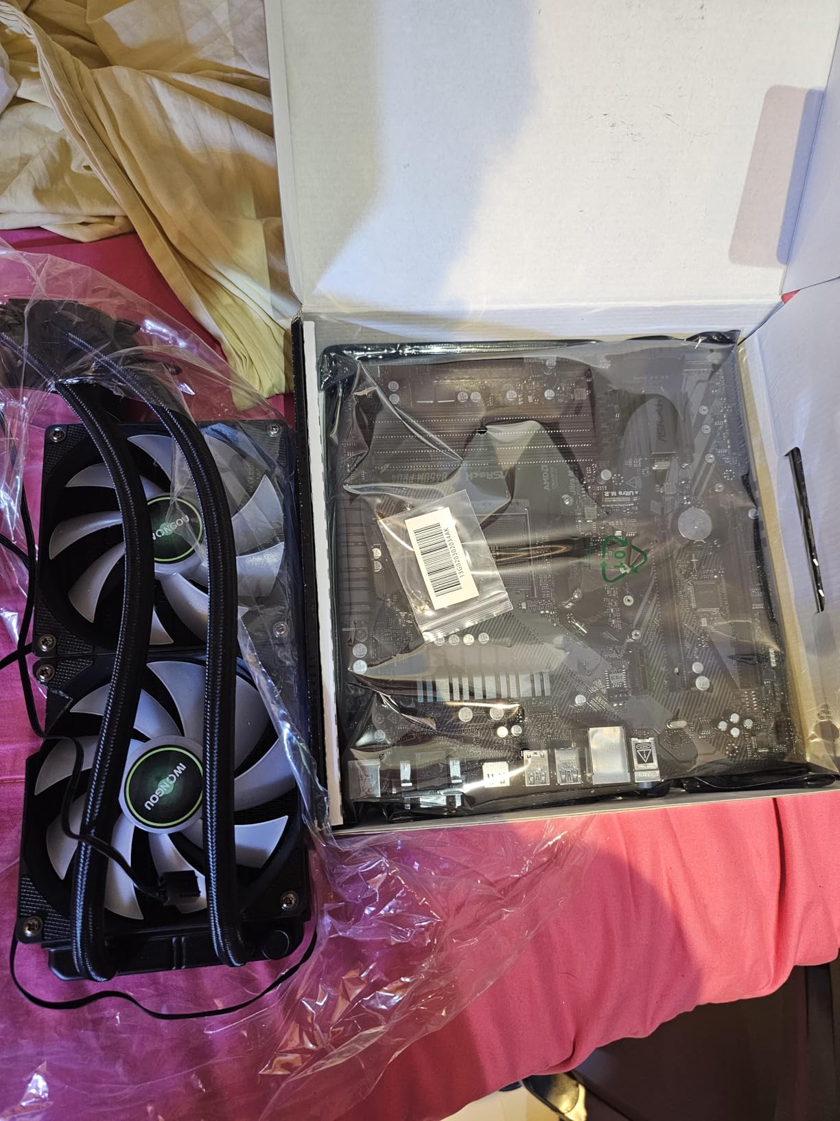 ASRock B450M PRO4 R2.0 Socket AM4/ AMD B450/ DDR4/ SATA3&USB3.2/ M.2/ Micro ATX Motherboard customer photo 1