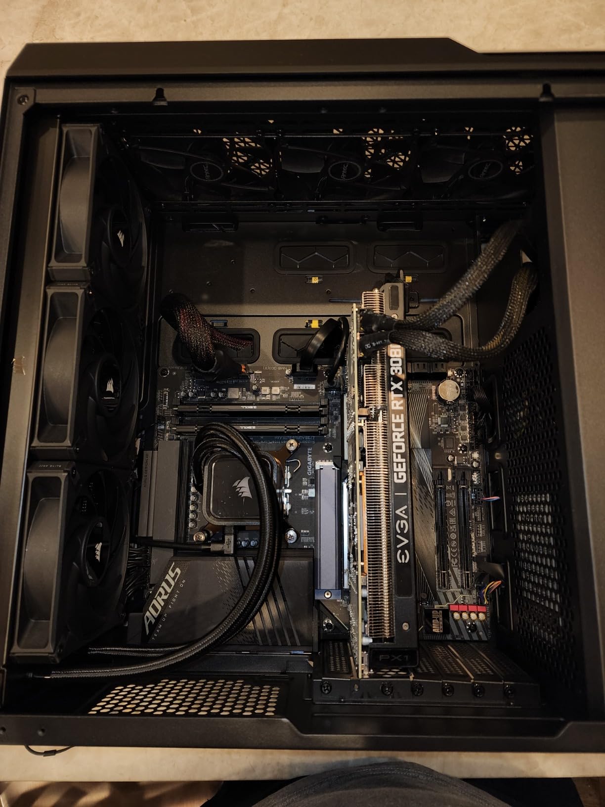 Corsair iCUE H150i RGB Elite Liquid CPU Cooler (16 Dynamic RGB LEDs, 120mm AF Elite Series FDB Fans, 360mm Radiator, iCUE Software Compatible, LGA 1700, 1200, 115X, 2066, and AM4 Sockets) Black customer photo 1