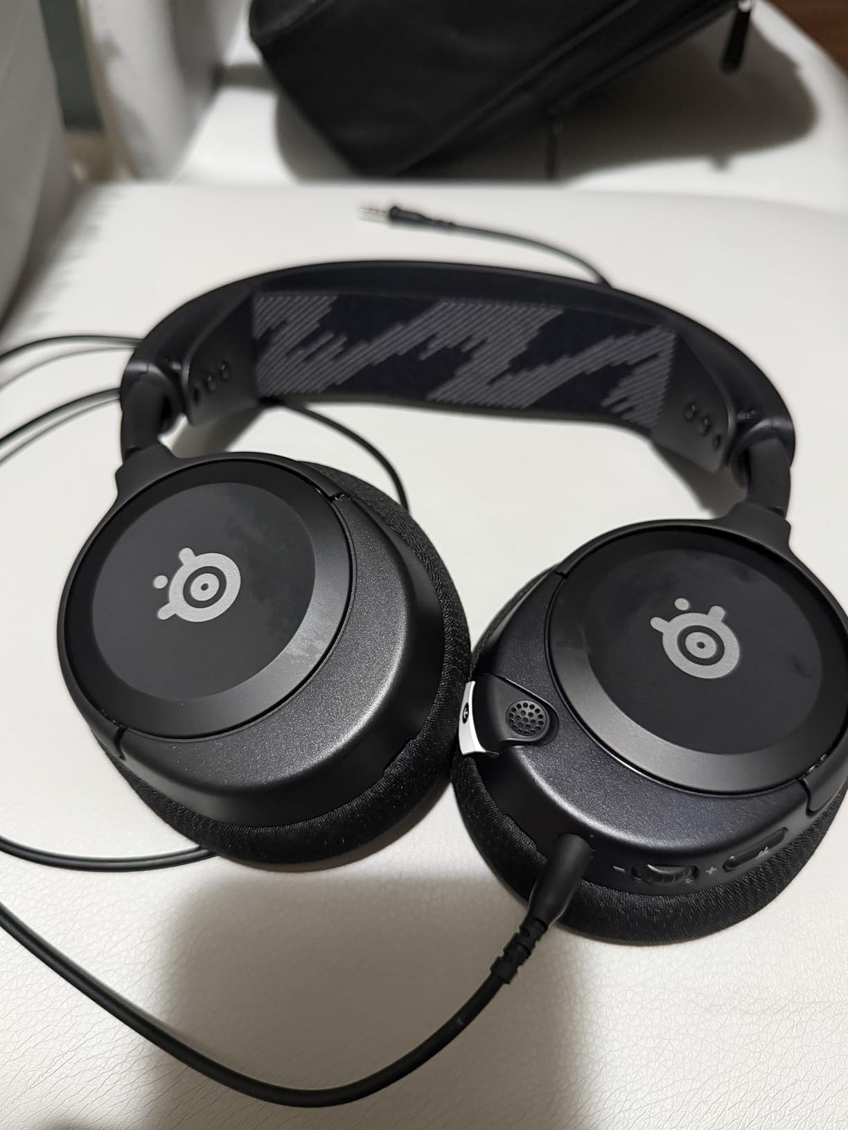 SteelSeries Arctis Nova 1 Multi-System Gaming Headset - Hi-Fi Drivers - 360 Degree Spatial Audio - Comfort Design - Durable - Ultra Lightweight - Noise-Cancelling Mic - PC, PS5/PS4, Switch, Xbox - Black customer photo 1