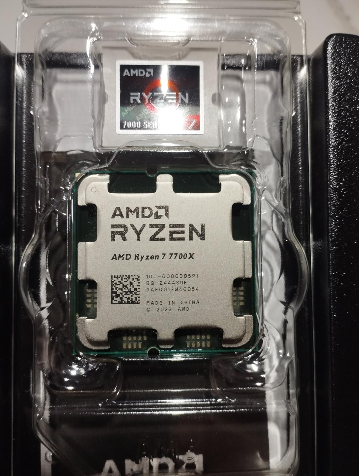 AMD Ryzen 7 7700X 8-Core, 16-Thread Unlocked Desktop Processor customer photo 2