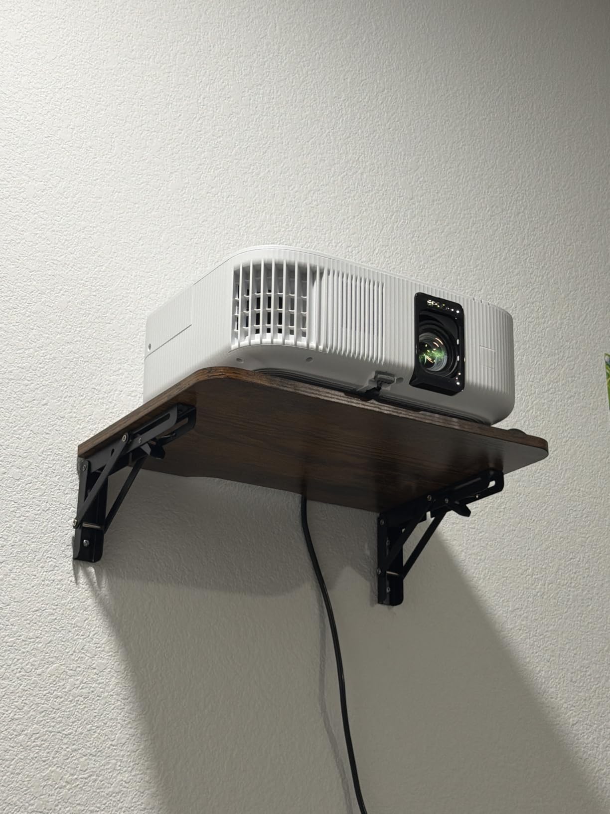 Epson Home Cinema 2350 4K PRO-UHD Smart Gaming Projector with Android TV, 3-Chip 3LCD, HDR10, HLG, 2,800 Lumens, Low Latency, 10 W Speaker, Bluetooth, Streaming Capability customer photo 1