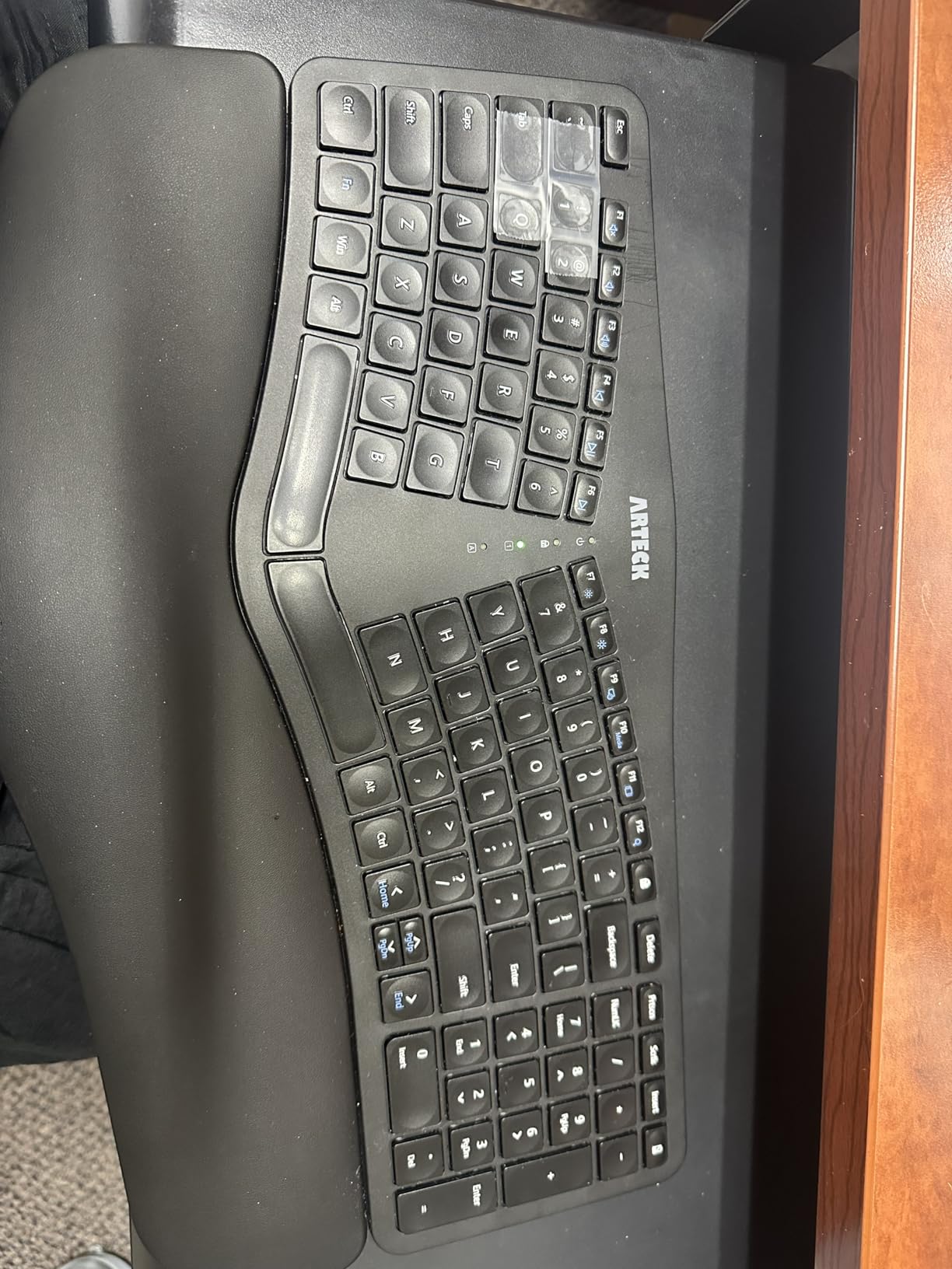 Arteck Split Ergonomic Keyboard with Palm Rest, 2.4G USB Wireless Keyboard customer photo 2