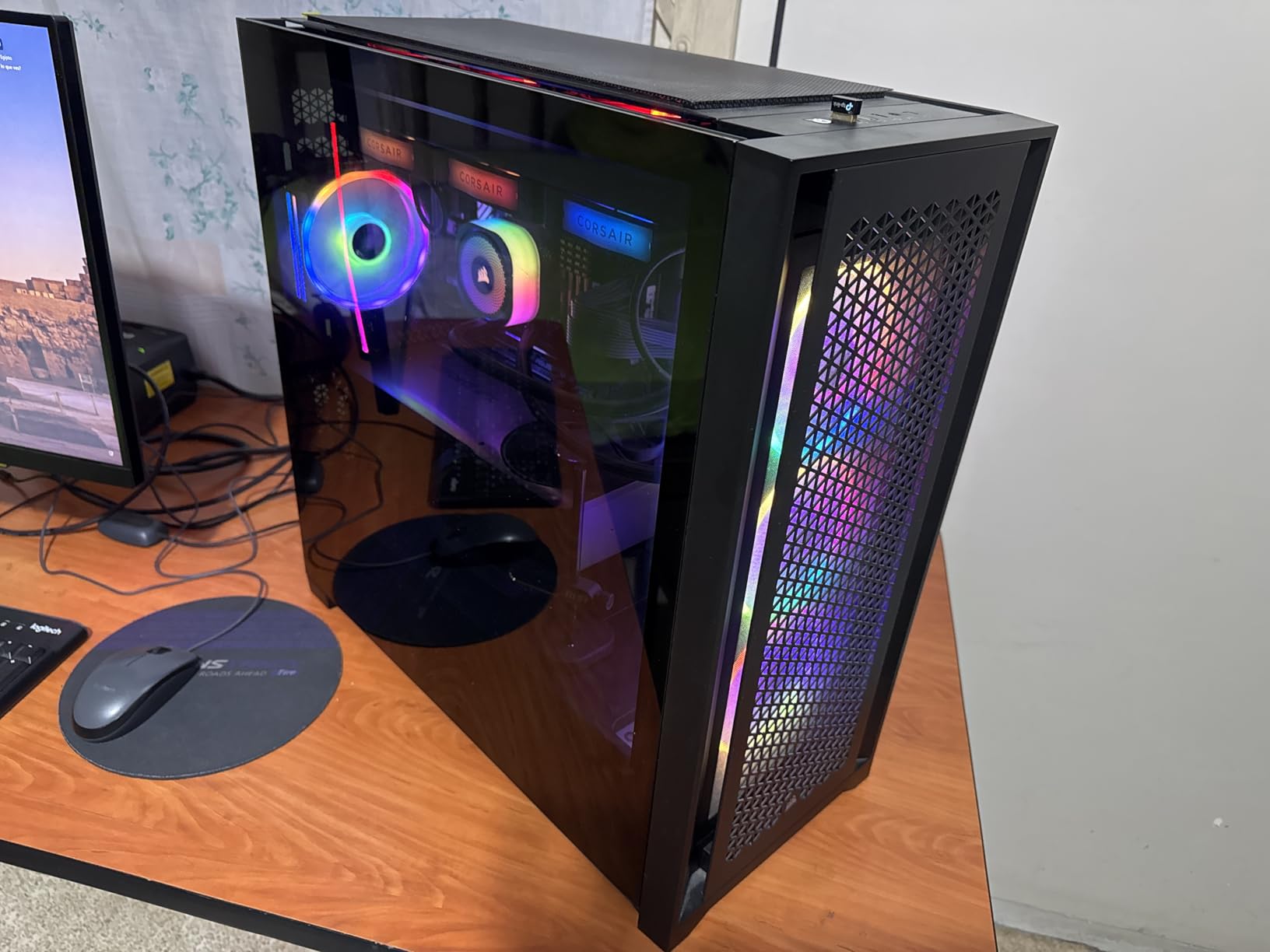 Corsair RM1200x Shift Fully Modular ATX Power Supply - Side Interface - ATX 3.1 & PCIe 5.1 Compliant - Zero RPM Fan Mode - 105C-Rated Capacitors - 80 Plus Gold Efficiency - Black customer photo 1