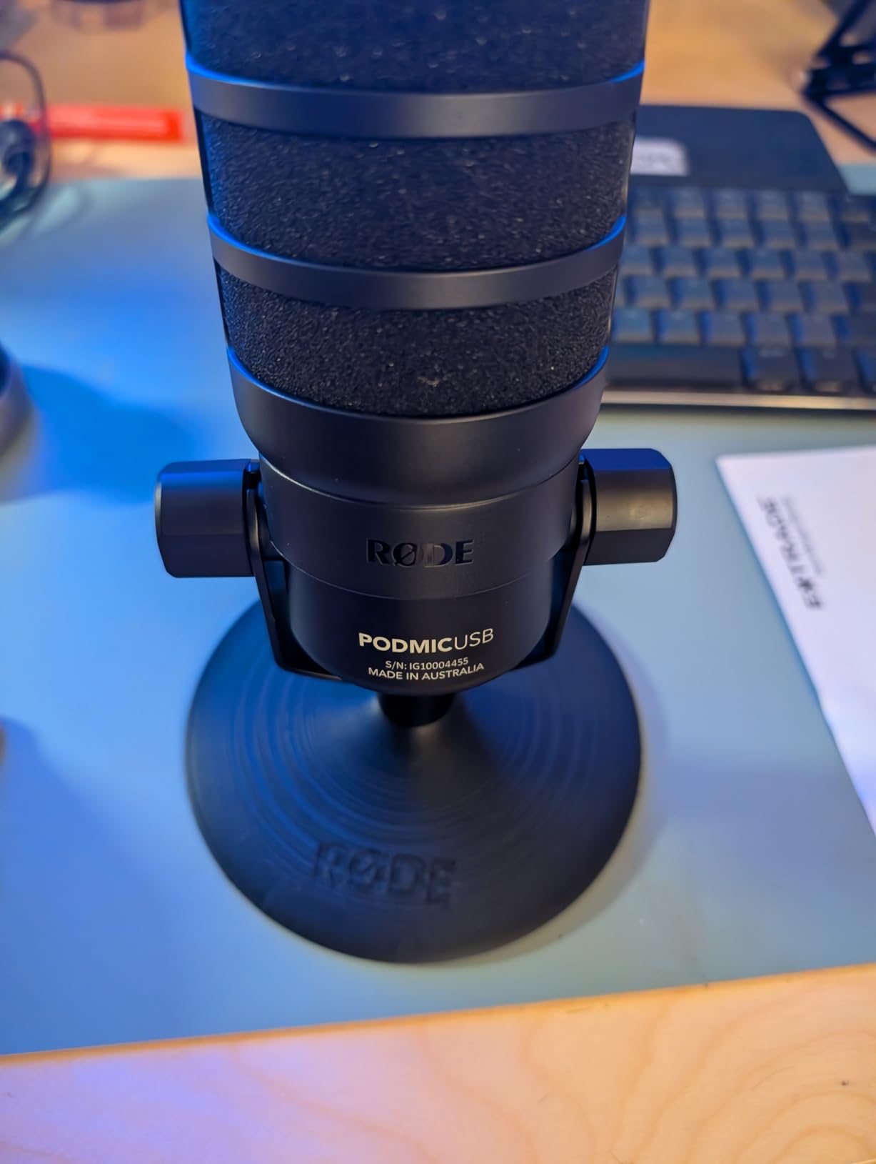 RODE PodMic USB Versatile Dynamic Broadcast Microphone With XLR and USB Connectivity for Podcasting, Streaming, Gaming, Music-Making and Content Creation (Black) customer photo 2