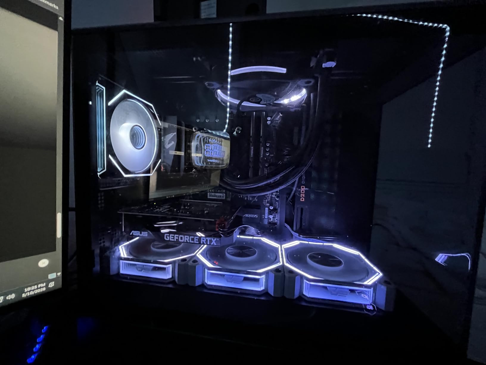 GIGABYTE B550M AORUS Elite AX (rev 1.3) AMD AM4 mATX Motherboard, Supports Ryzen 5000/4000/3000 Processors customer photo 2