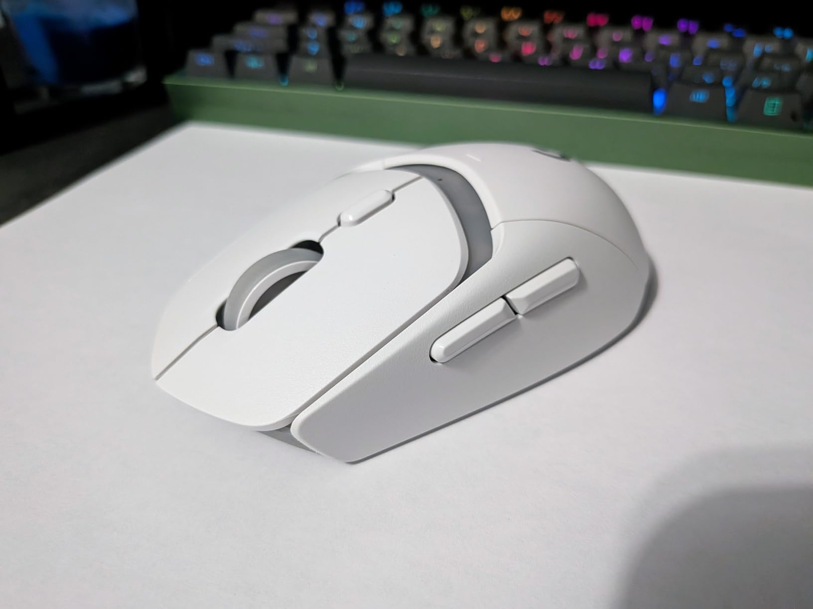 Logitech G309 Lightspeed Wireless Gaming Mouse, Lightweight, LIGHTFORCE Hybrid Switches, Hero 25K Sensor, 300+ Hour Battery Life with AA Battery, 6 Programmable Buttons, PC & Mac - White customer photo 1