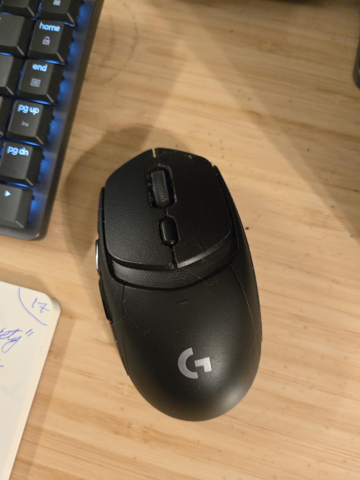 Logitech G309 Lightspeed Wireless Gaming Mouse, Lightweight, LIGHTFORCE Hybrid Switches, Hero 25K Sensor, 300+ Hour Battery Life with AA Battery, 6 Programmable Buttons, PC & Mac - White customer photo 2