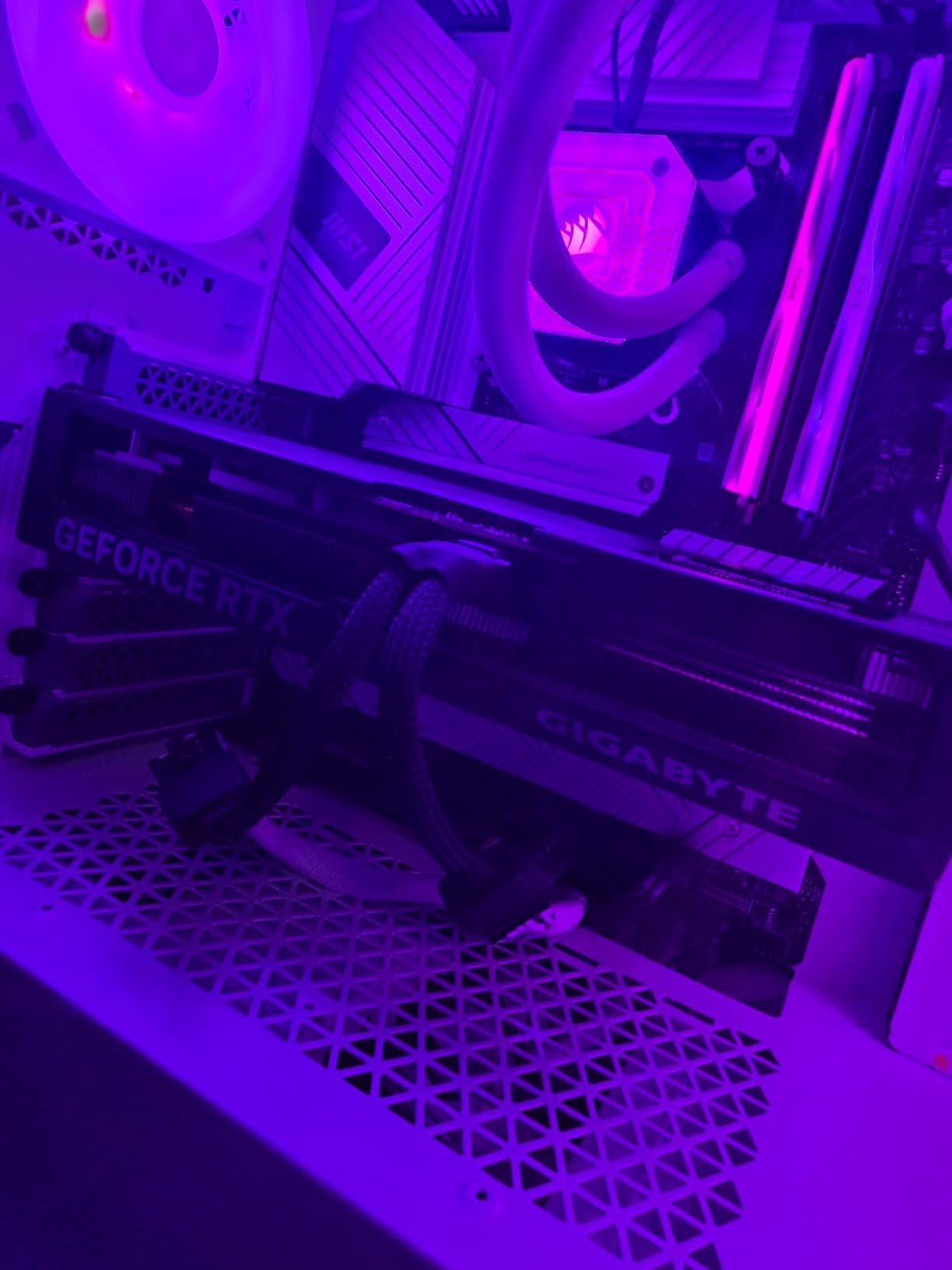 GeForce RTX 4070 Super WINDFORCE OC 12G Graphics Card, 3X WINDFORCE Fans, 12GB 192-bit GDDR6X, GV-N407SWF3OC-12GD Video Card customer photo 1