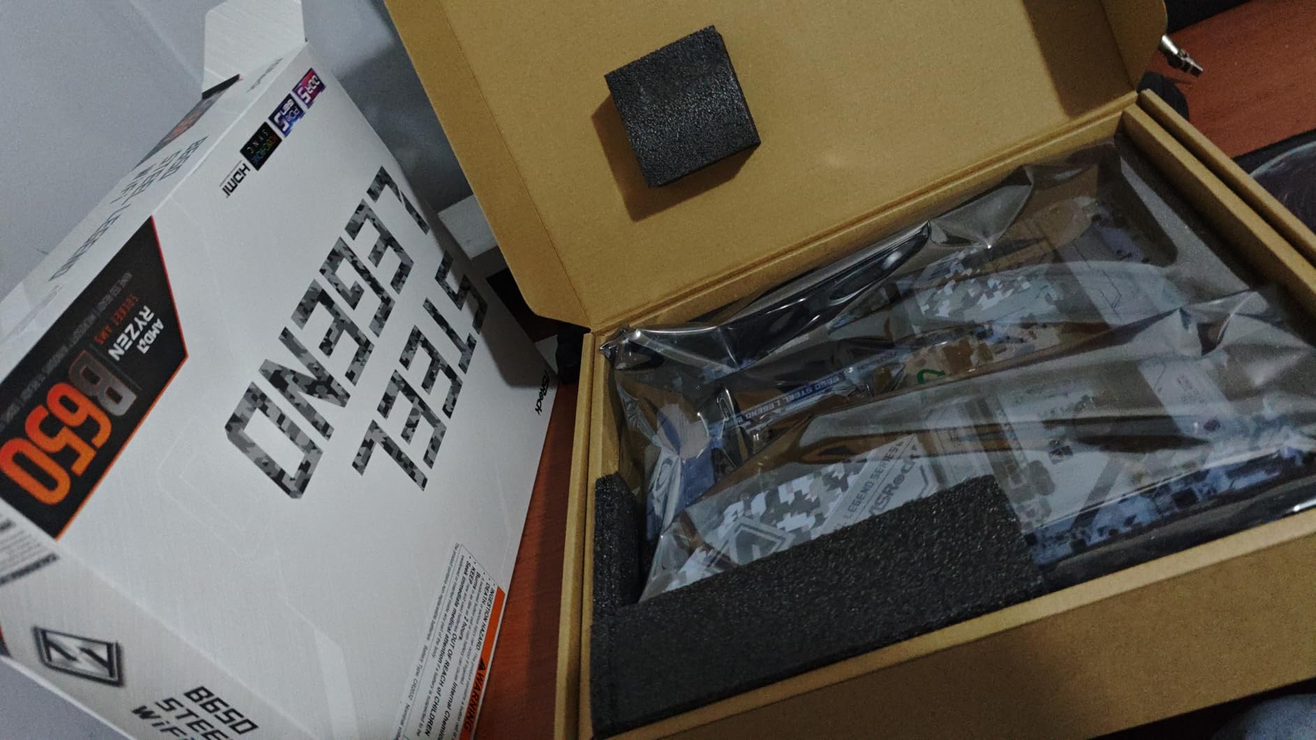 ASRock B650 Steel Legend WiFi 6E AMD Socket AM5 Ryzen 9000 8000 and 7000 Series ATX Motherboard customer photo 2