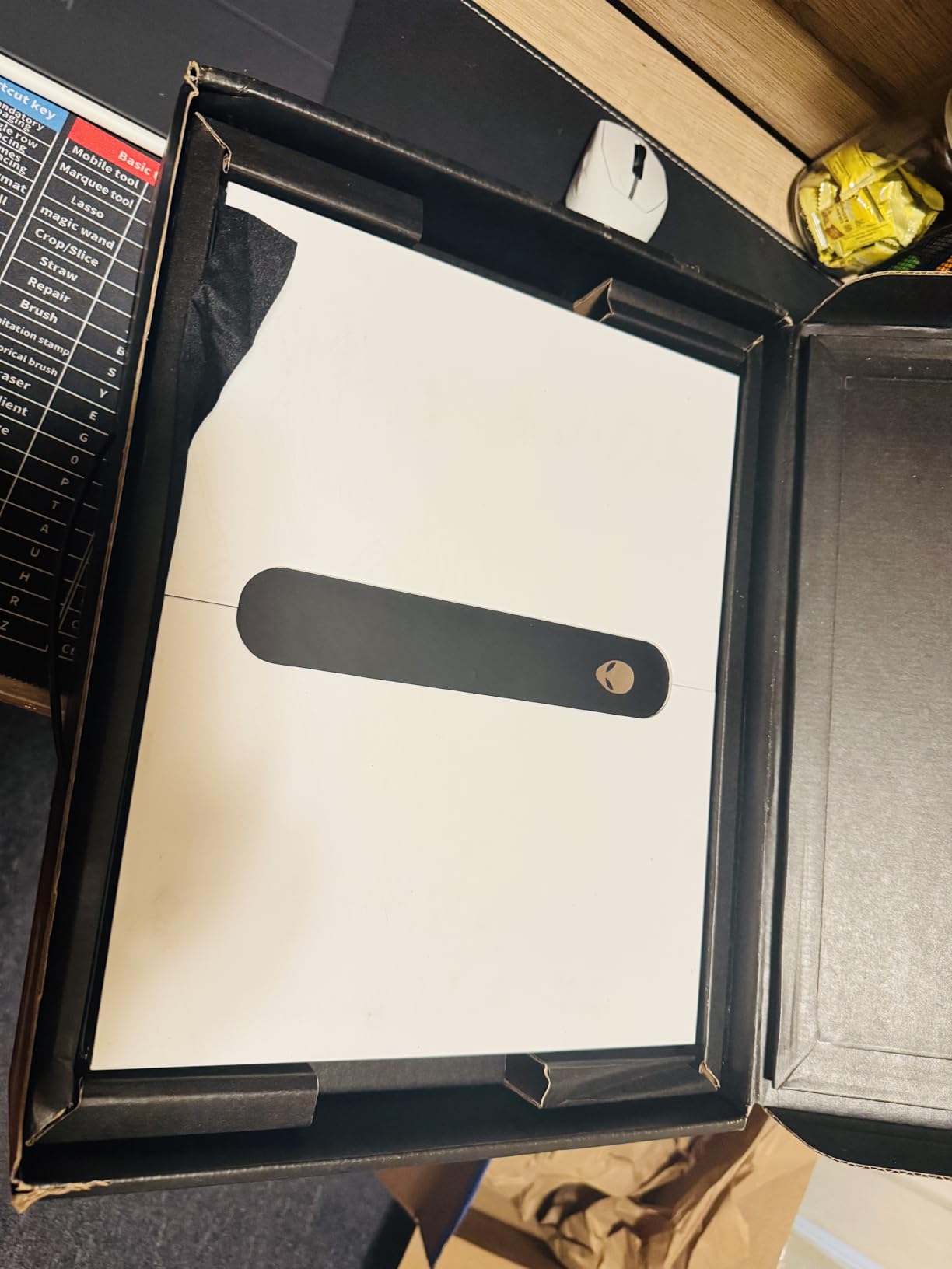 Alienware X16 R2 Gaming Laptop - 16-inch QHD+ 240Hz 3ms Display, Intel Core Ultra 9-185H, 32GB LPDDR5X RAM, 1TB SSD, NVIDIA GeForce RTX 4080 12GB GDDR6, Windows 11 Home customer photo 2