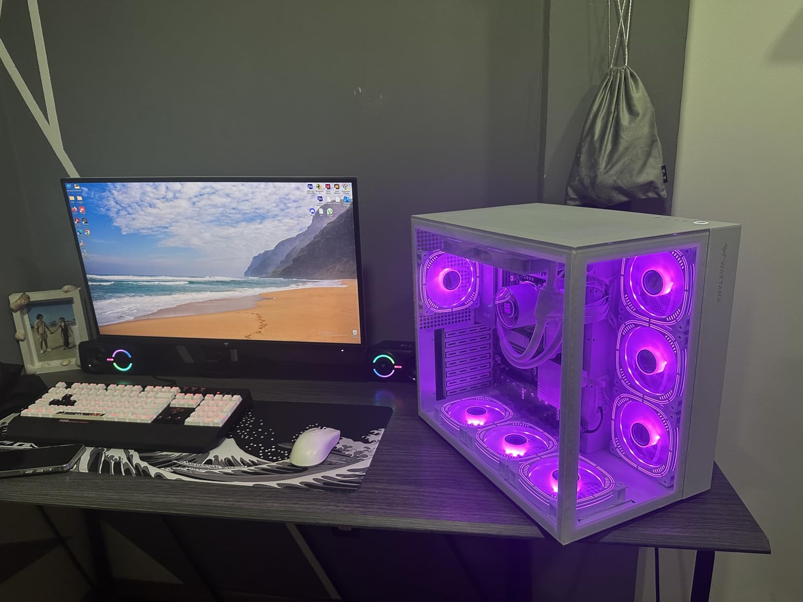 Core Ultra 5 Desktop Processor 245K 14 cores (6 P-cores + 8 E-cores) up to 5.2 GHz customer photo 1