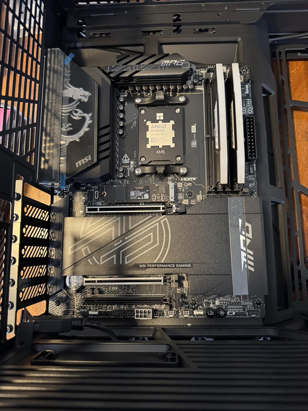 MSI MPG X870E Carbon WiFi Gaming Motherboard (AMD Ryzen 9000/8000/7000 Series Processors, AM5, DDR5, PCIe 5.0, M.2 Gen5, SATA 6Gb/s, USB 40Gbps, HDMI, Wi-Fi 7, Bluetooth 5.4, 5Gbps LAN, ATX) customer photo 2