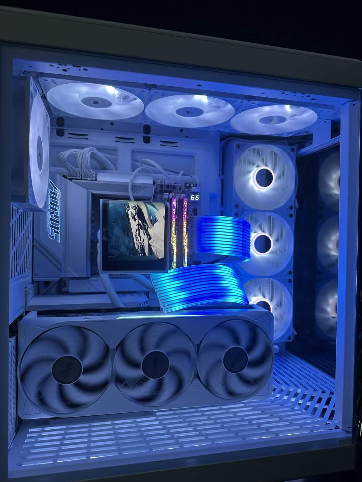 X870E AORUS PRO ICE AMD AM5 LGA 1718 Motherboard, ATX, DDR5, 4X M.2, PCIe 5.0, USB4, WIFI7, 2.5GbE LAN, EZ-Latch, 5-Year Warranty customer photo 2