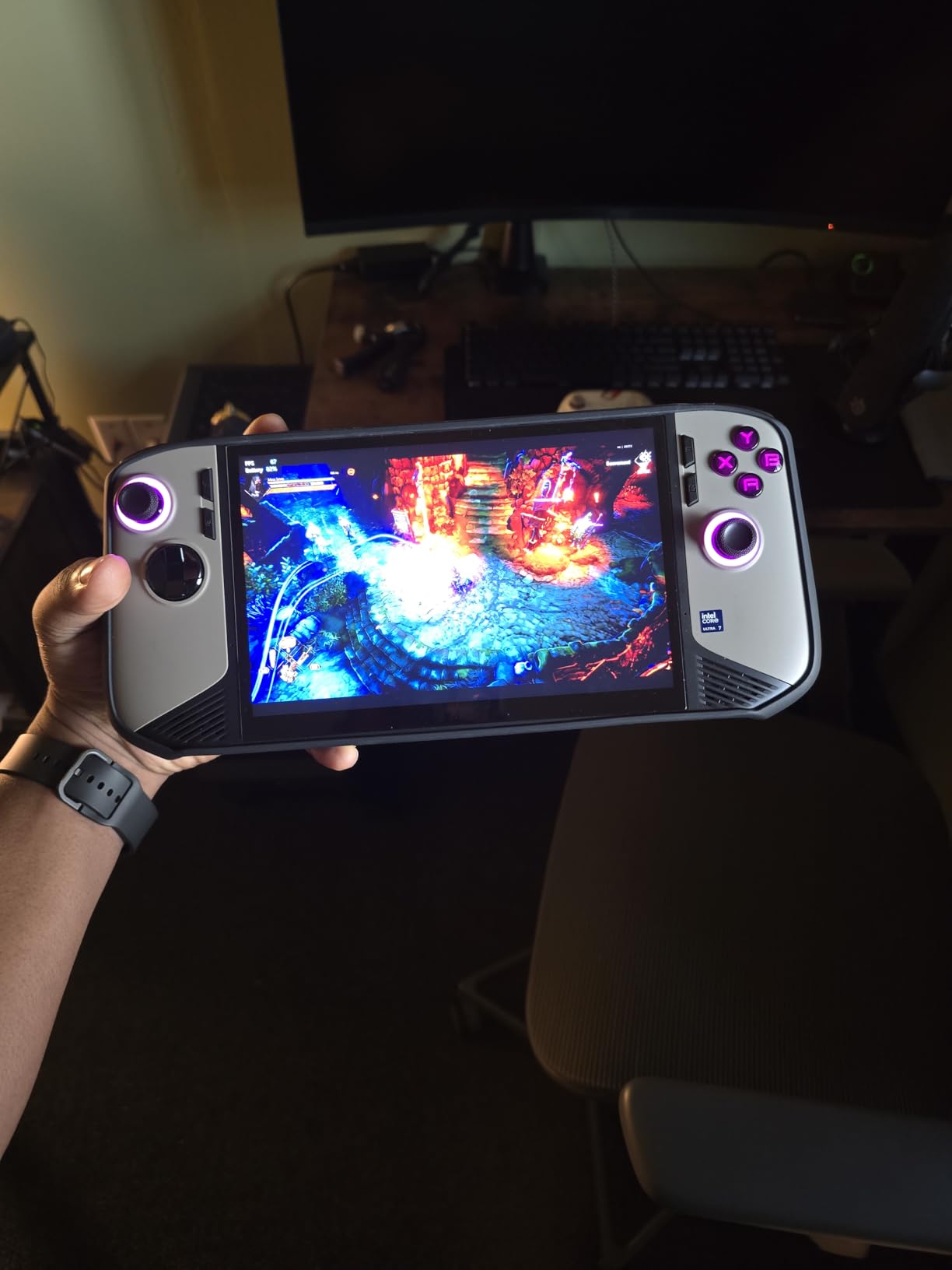 MSI Claw 8 AI+ PC Gaming Handheld: Intel Ultra 7-258V, 8-inch FHD 120Hz Display, 32GB LPDDR5, 1TB NVMe SSD, Thunderbolt 4, Windows 11 Home, Black A2VM-001US customer photo 1