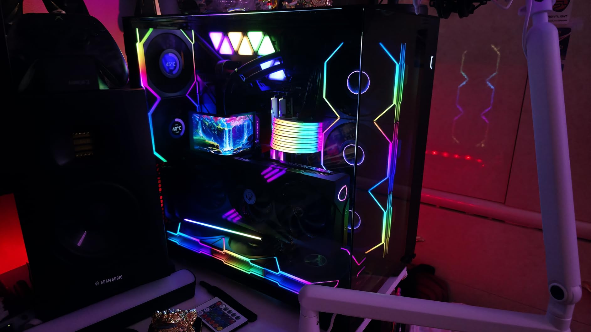 Lian Li EDGE1000W Fully Modular Low-Noise ATX Power Supply - ATX 3.1 & PCIE 5.1 Compliant - Cybenetics Gold Efficiency - 12V-2x6 Cable - L-Shape Design - with USB/Fan Hub - Black (EG1000G.BH) customer photo 2