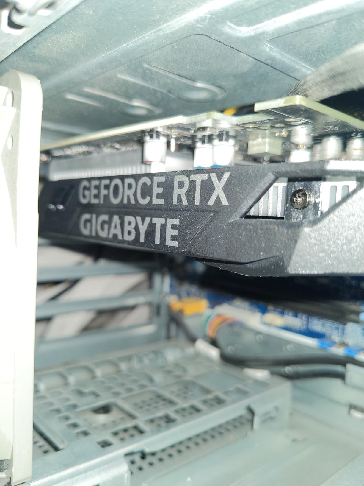 GIGABYTE GeForce RTX 3050 WINDFORCE OC V2 6G Graphics Card, 2X WINDFORCE Fans, 6GB GDDR6 96-bit GDDR6, GV-N3050WF2OCV2-6GD Graphics Card customer photo 2